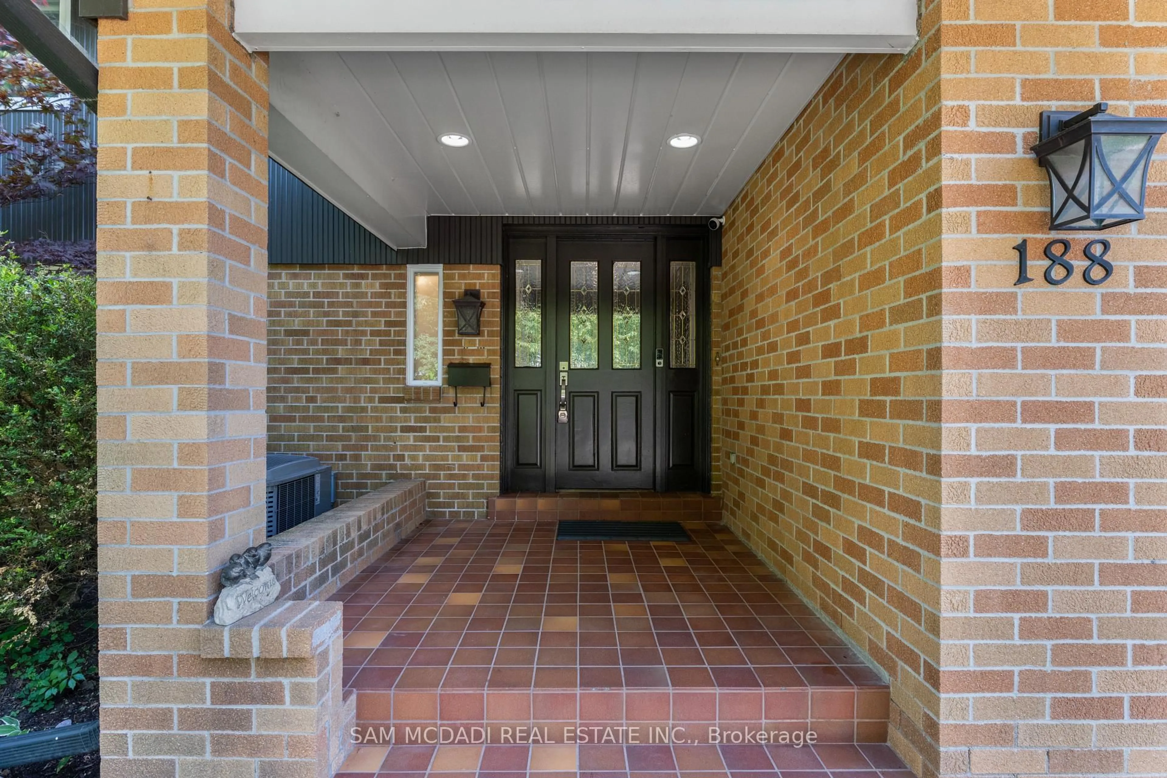 Indoor entryway for 188 Birkdale Rd, Toronto Ontario M1P 3S1