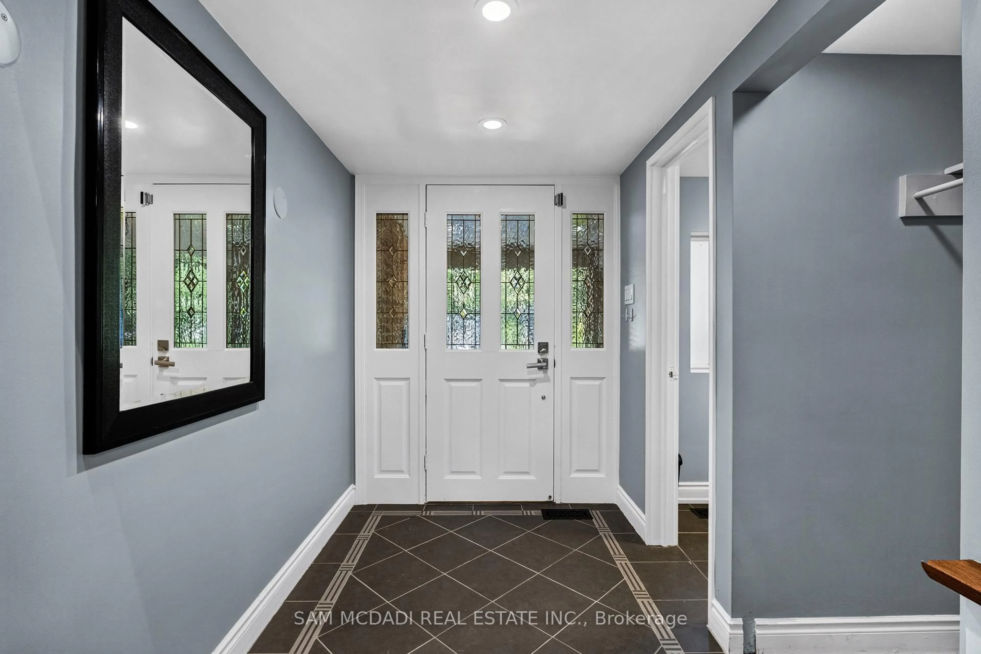 Indoor entryway for 188 Birkdale Rd, Toronto Ontario M1P 3S1