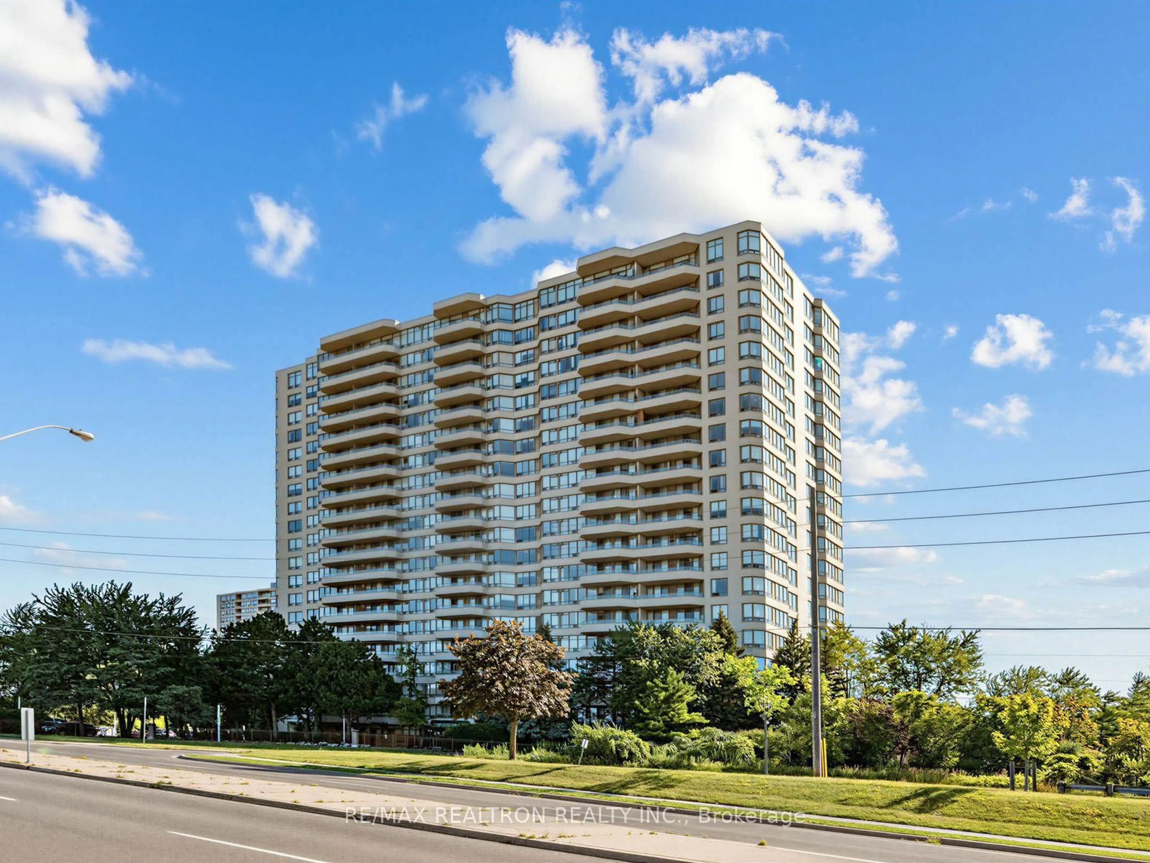 Home with vinyl exterior material, unknown for 1 Greystone Walk Dr #1079, Toronto Ontario M1K 5J3