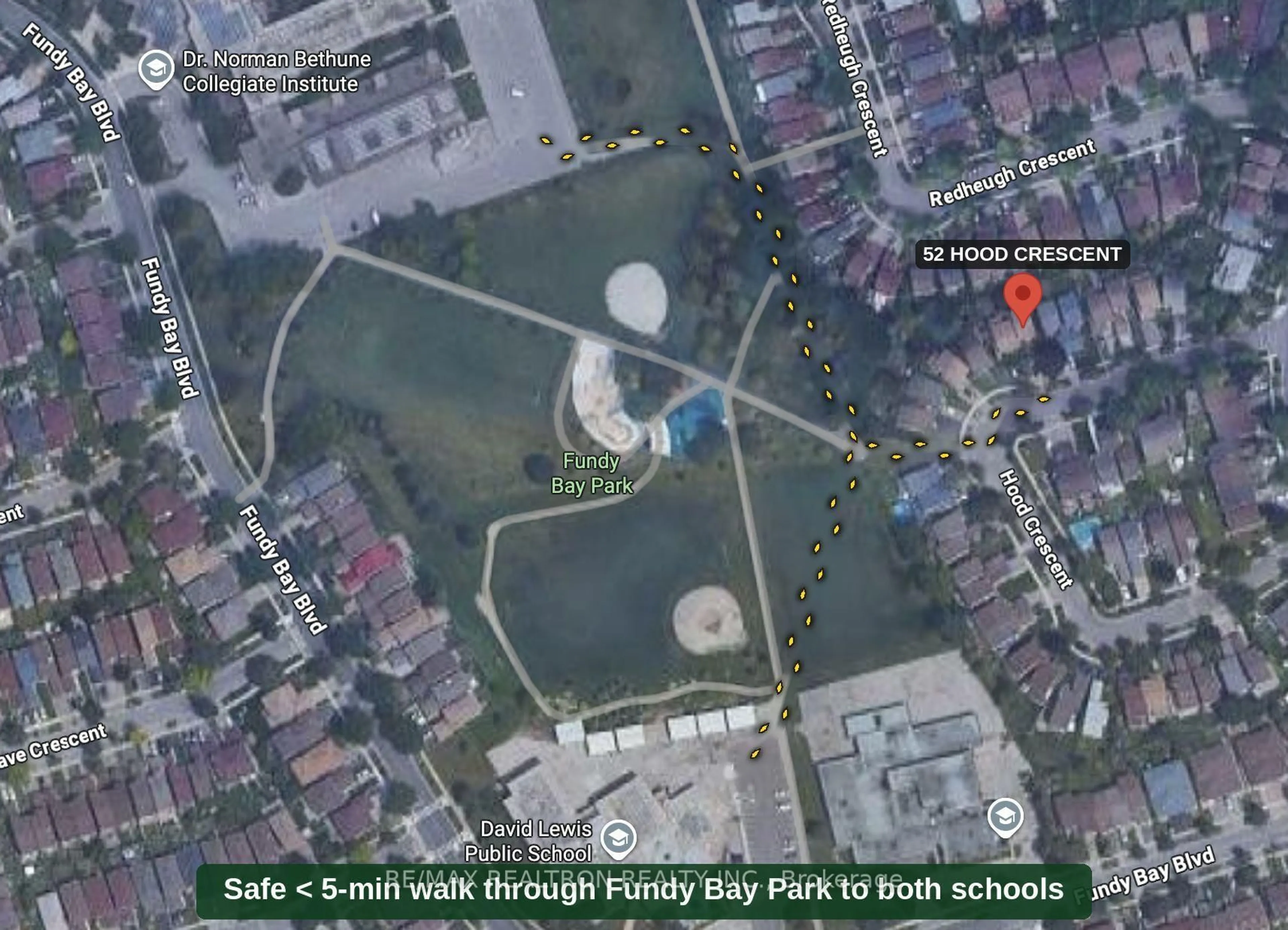 A pic from outside/outdoor area/front of a property/back of a property/a pic from drone, street for 52 Hood Cres, Toronto Ontario M1W 3C1