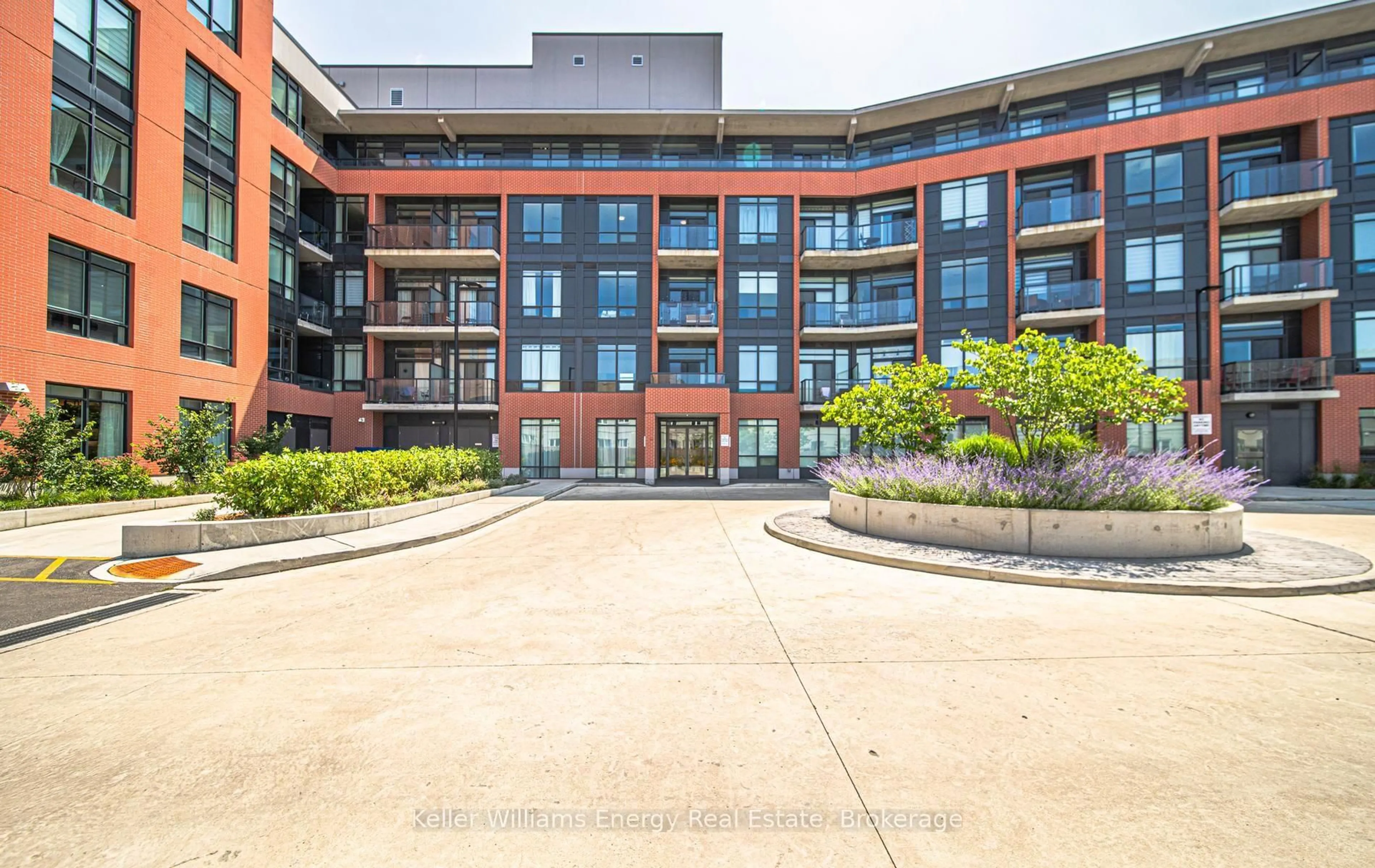 Patio, unknown for 1010 Dundas St #301, Whitby Ontario L1N 0L6