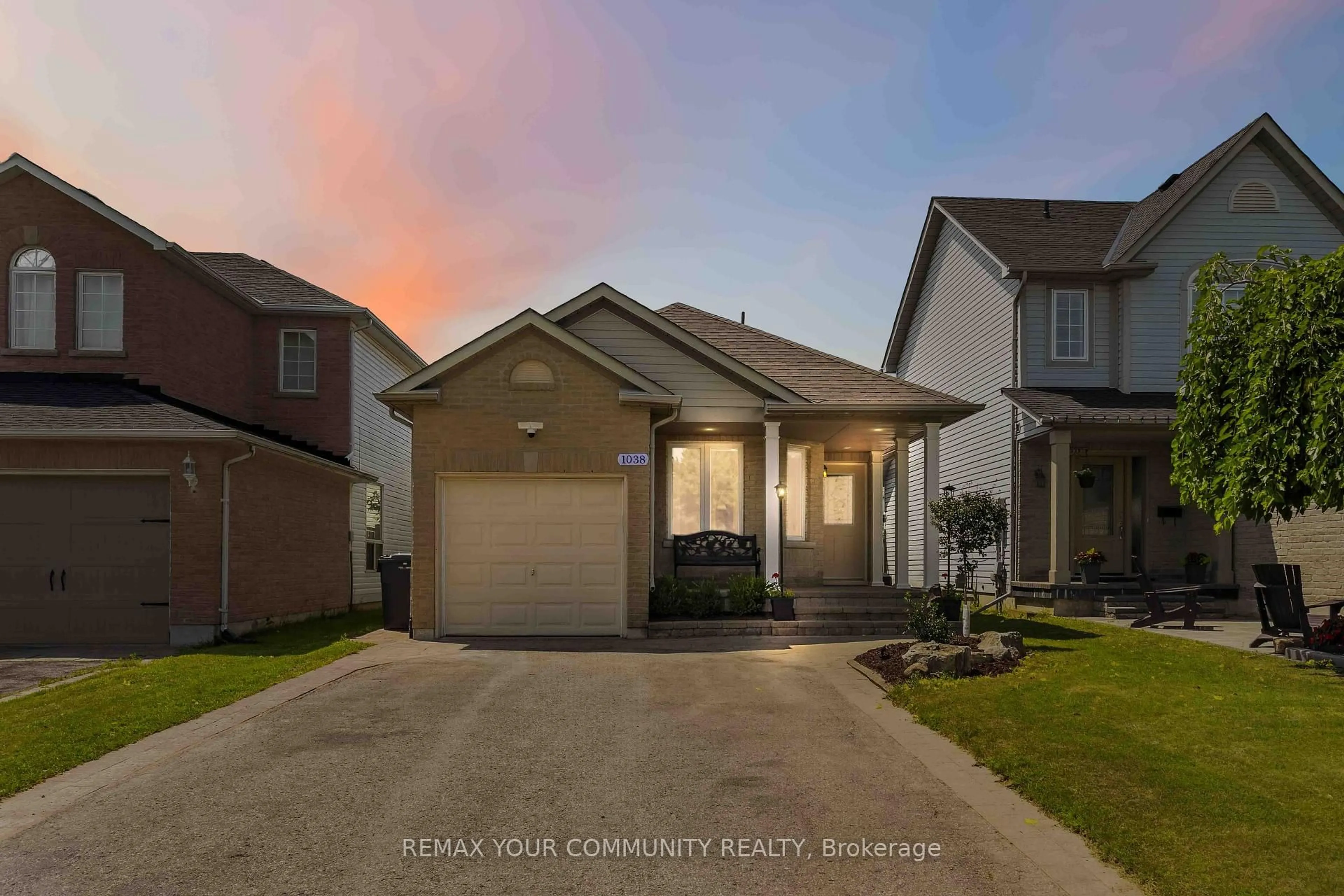 Unknown for 1038 Grandlea Crt, Oshawa Ontario L1K 2N1