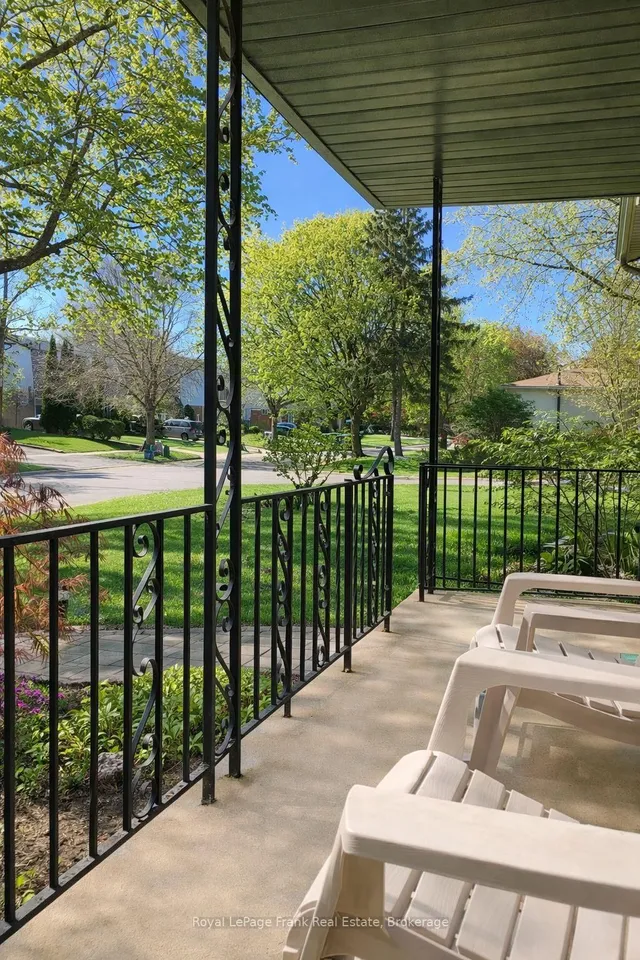 489 Crestwood Dr, Oshawa 2