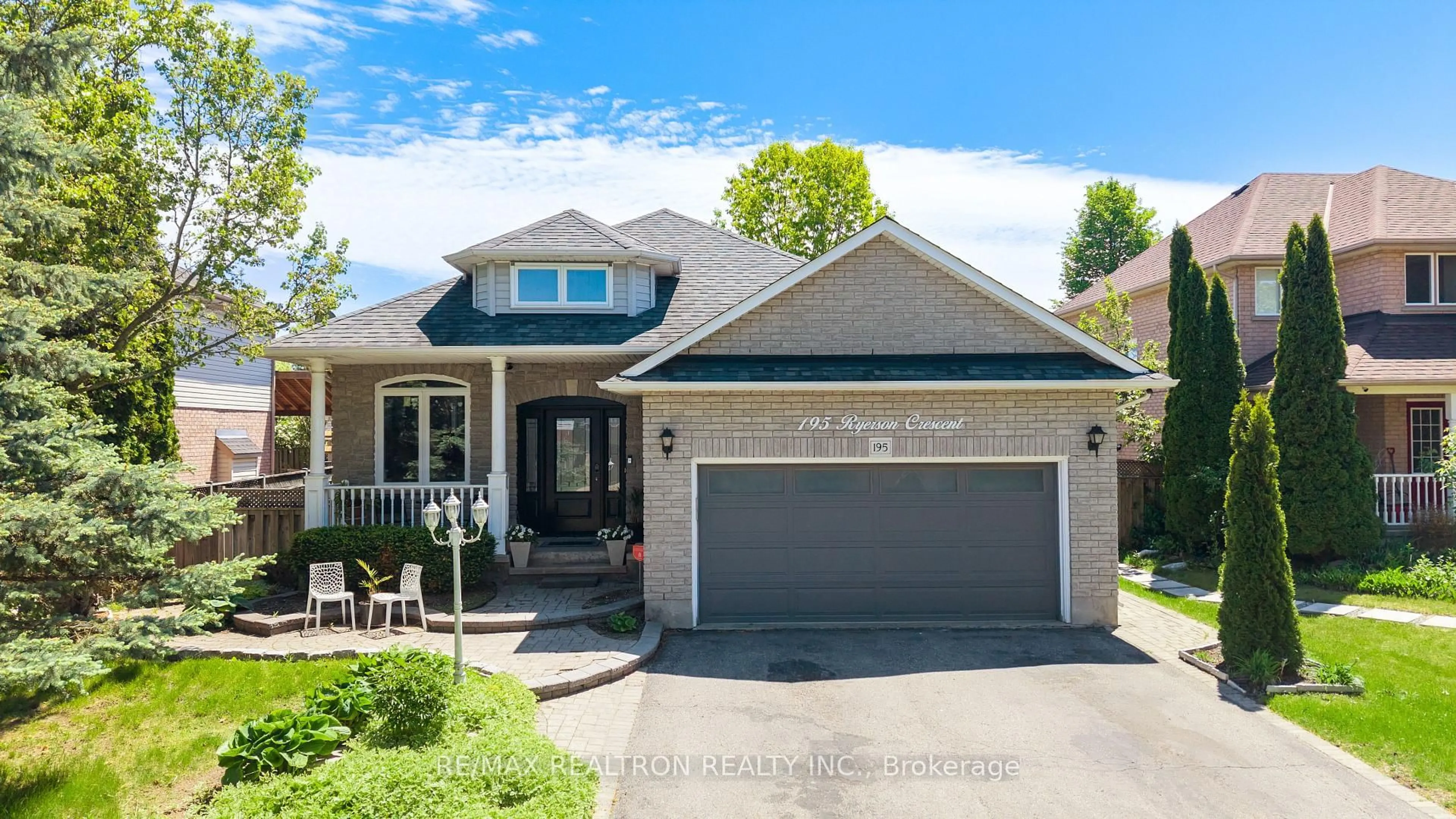 Home with brick exterior material, street for 195 Ryerson Cres, Oshawa Ontario L1G 8A8