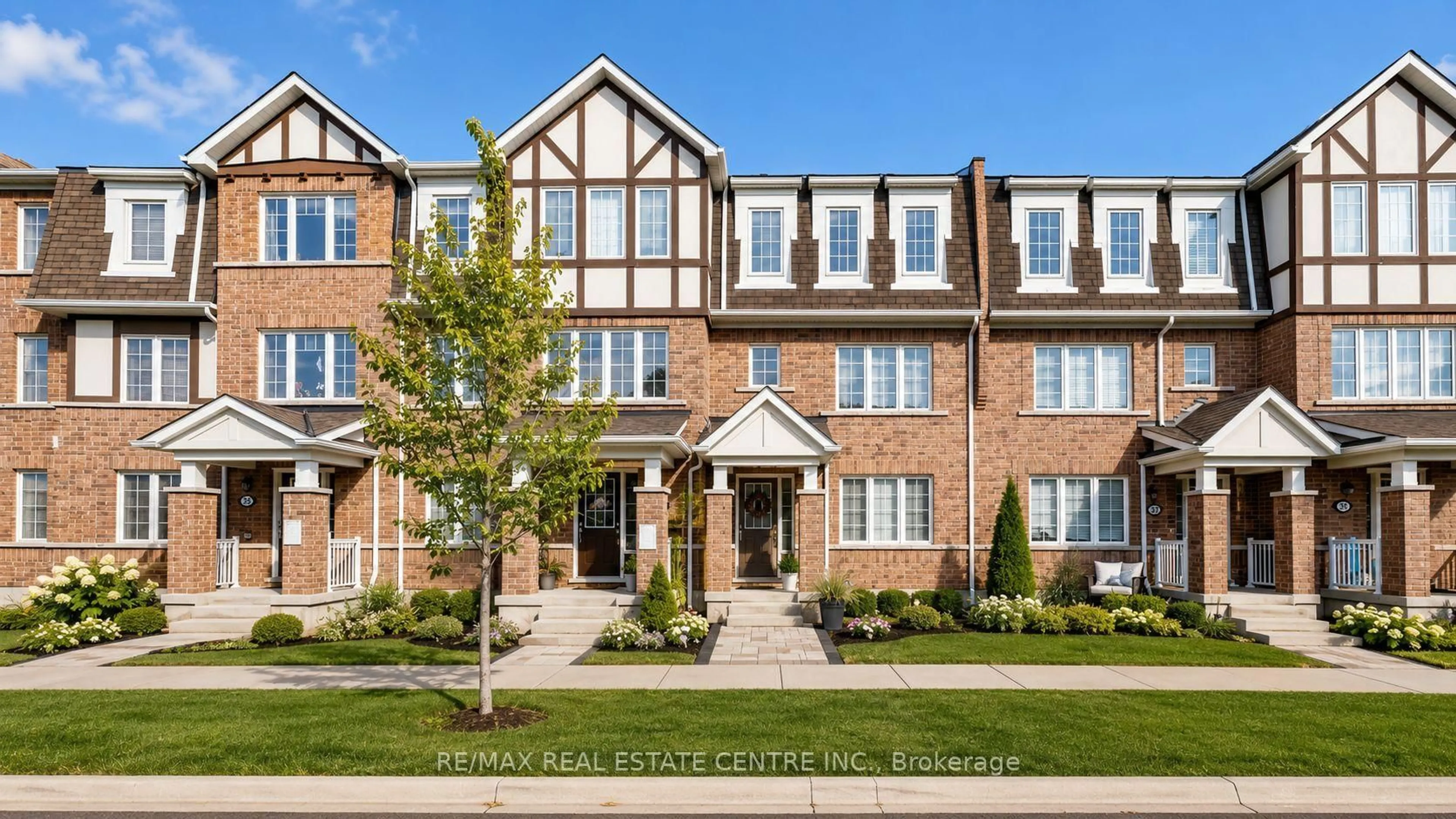 Home with brick exterior material, street for 32 Bluegill Cres, Whitby Ontario L1P 0E4