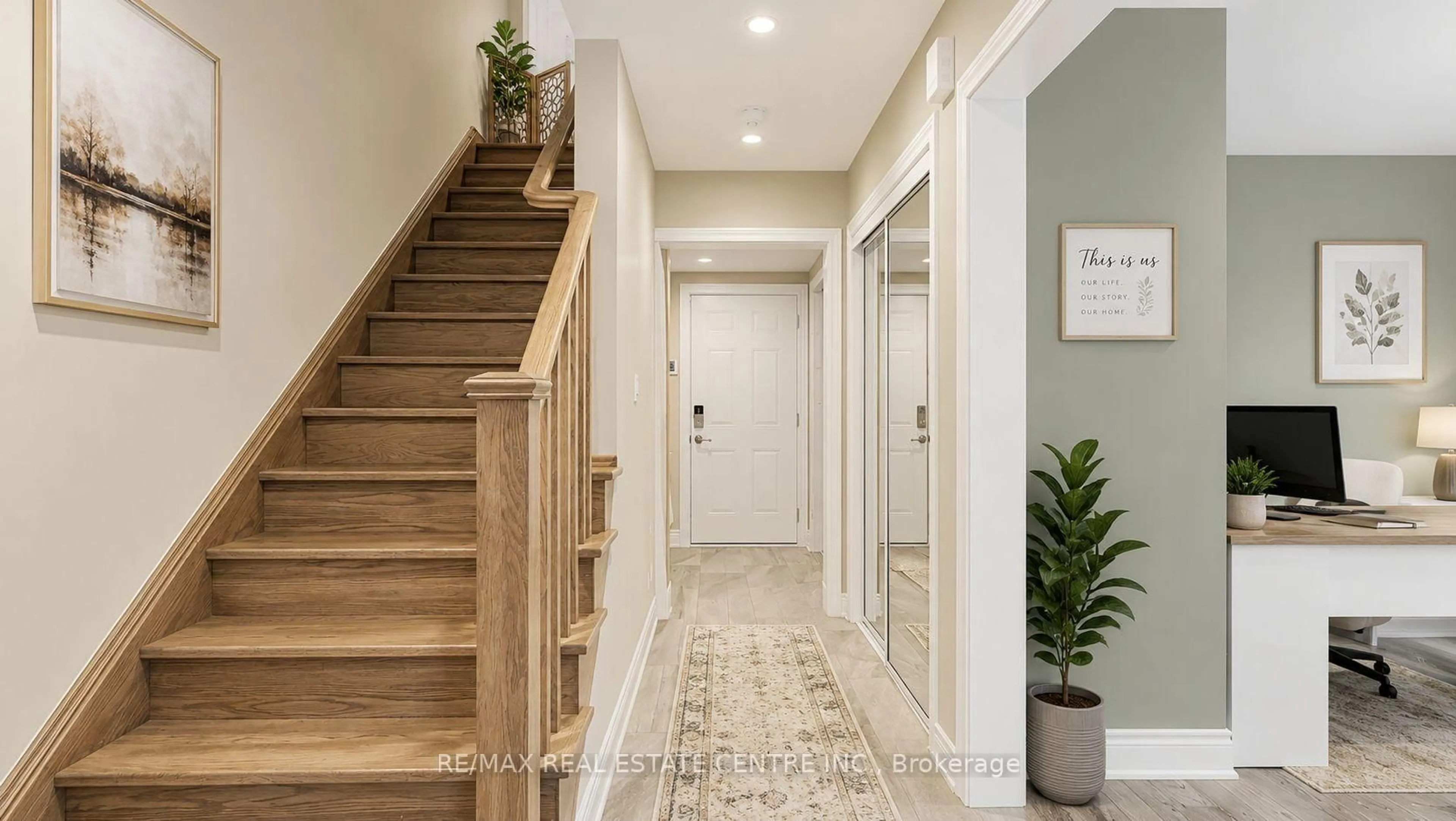 Indoor entryway for 32 Bluegill Cres, Whitby Ontario L1P 0E4