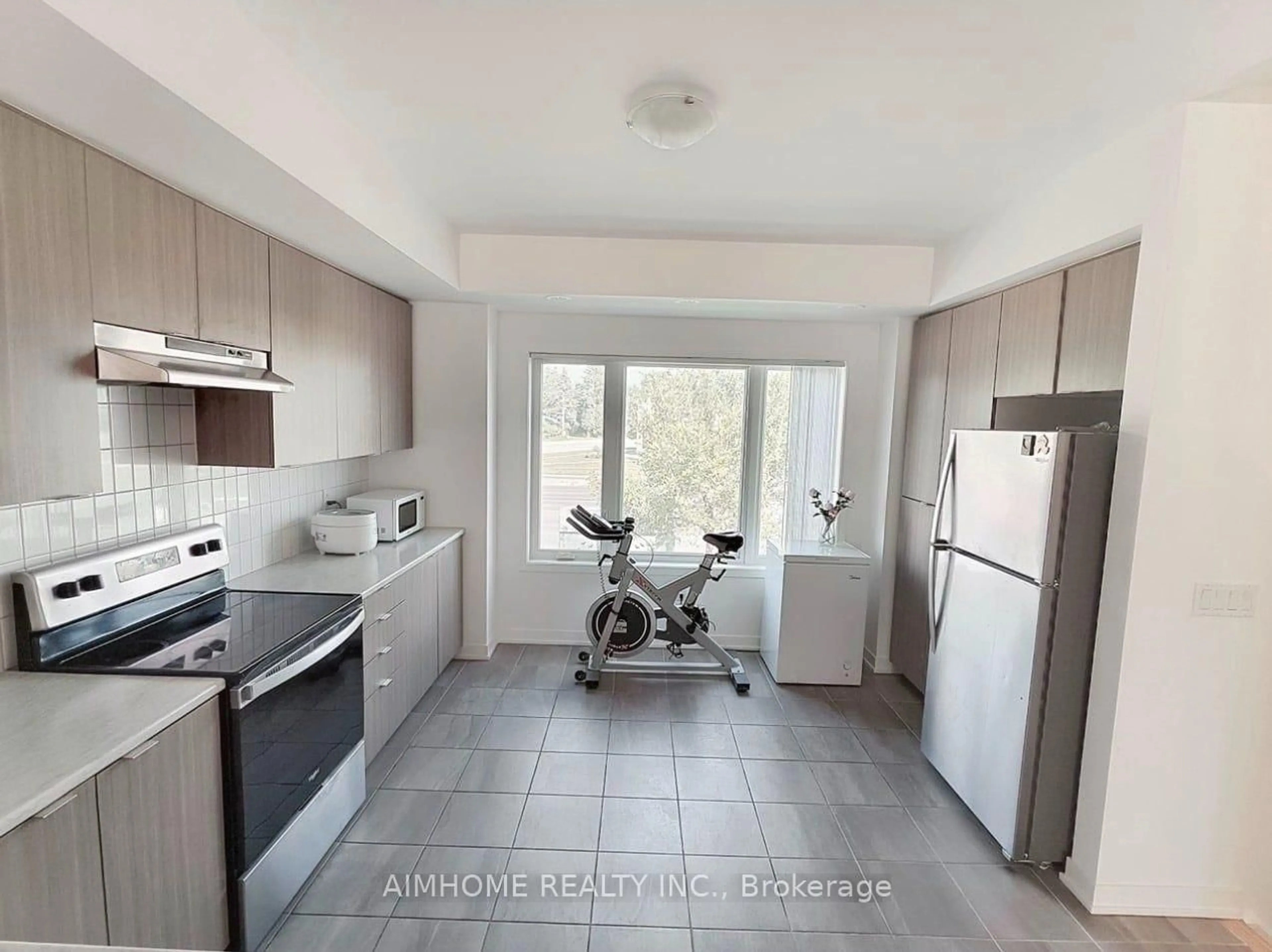Standard kitchen, ceramic/tile floor for 1525 Kingston Rd #403, Pickering Ontario L1V 0E9