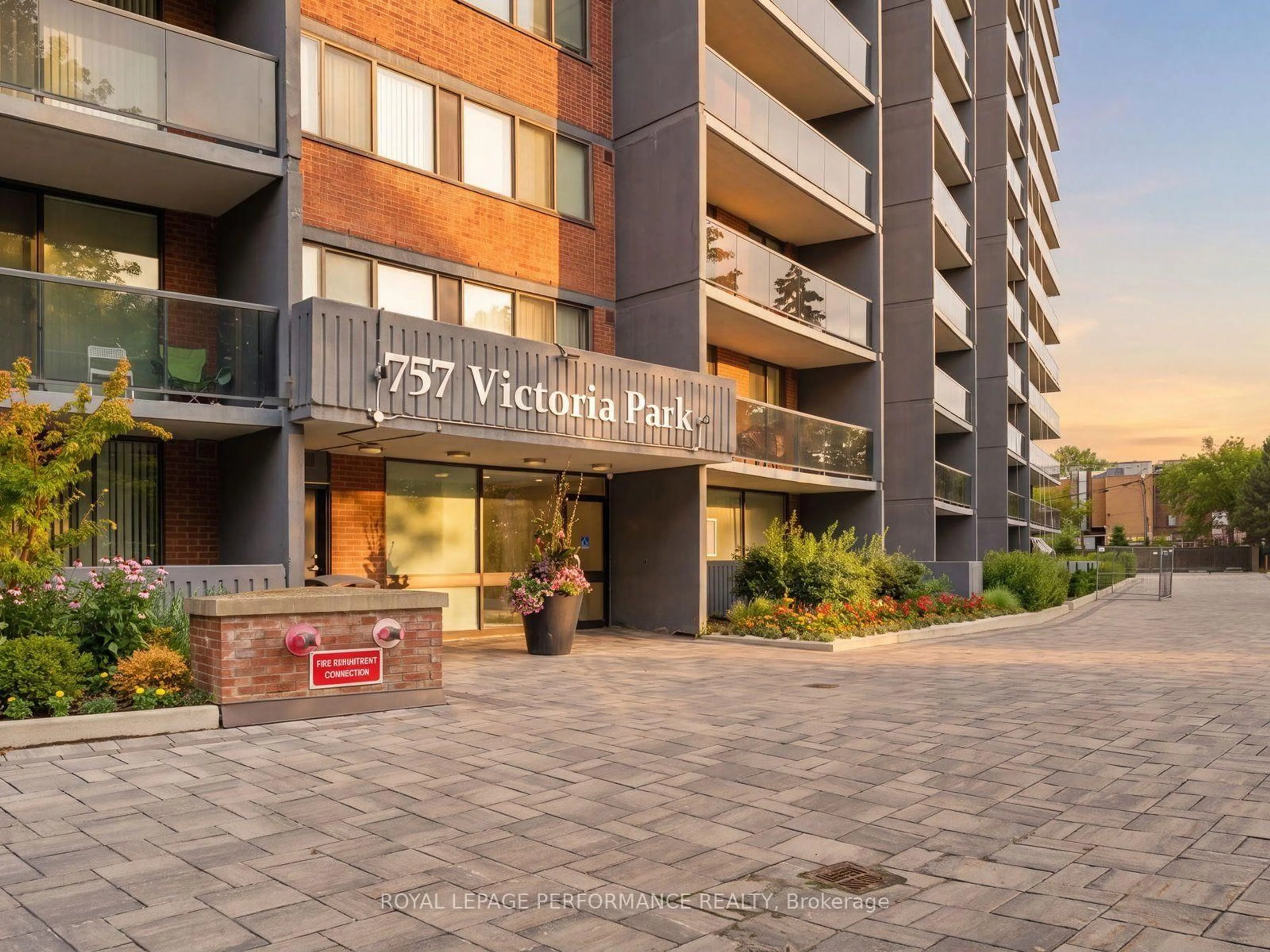 Indoor foyer for 757 Victoria Pk Ave #1002, Toronto Ontario M4C 5N8