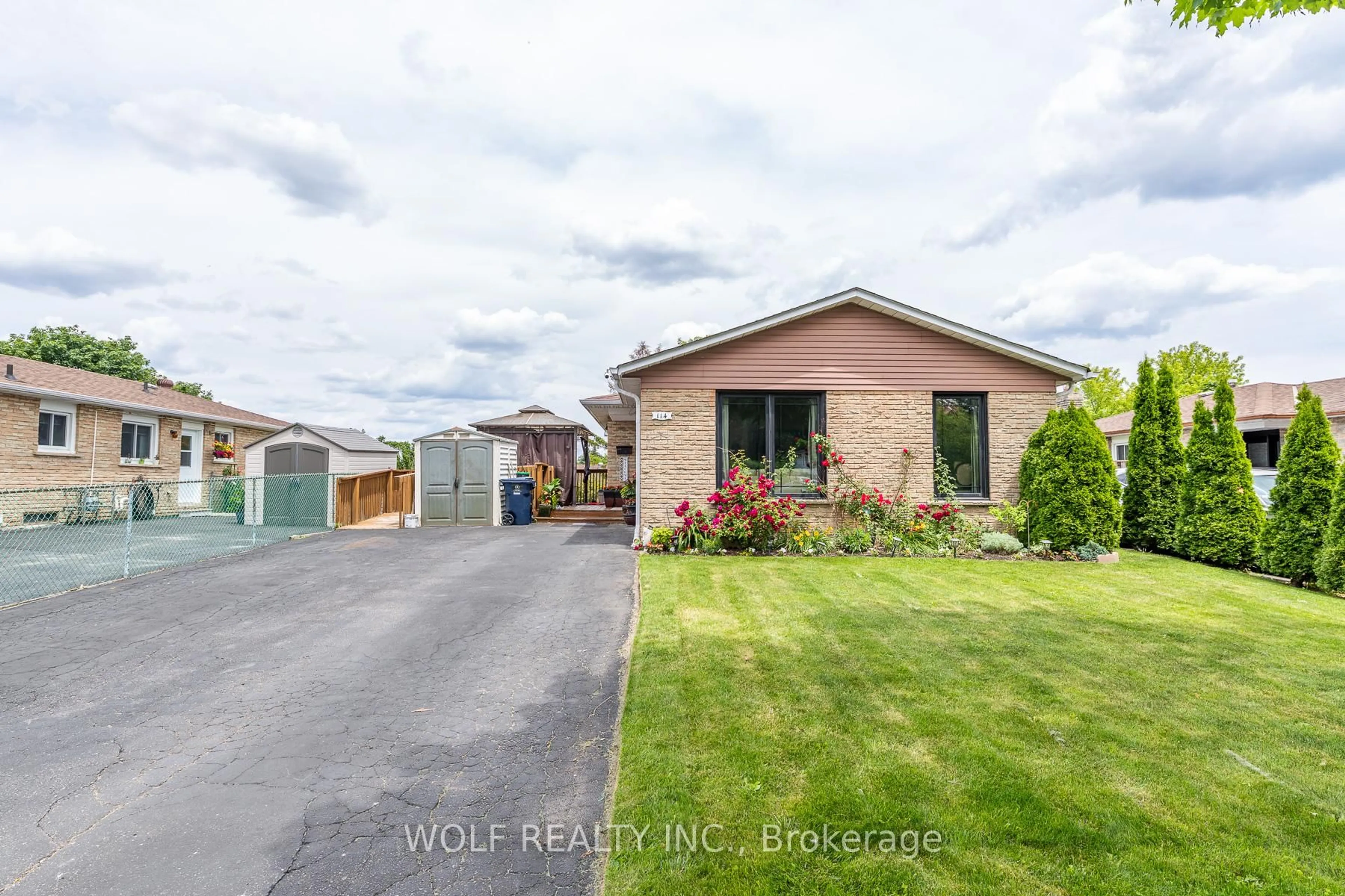 A pic from outside/outdoor area/front of a property/back of a property/a pic from drone, street for 114 John Tabor Tr, Toronto Ontario M1B 2V2