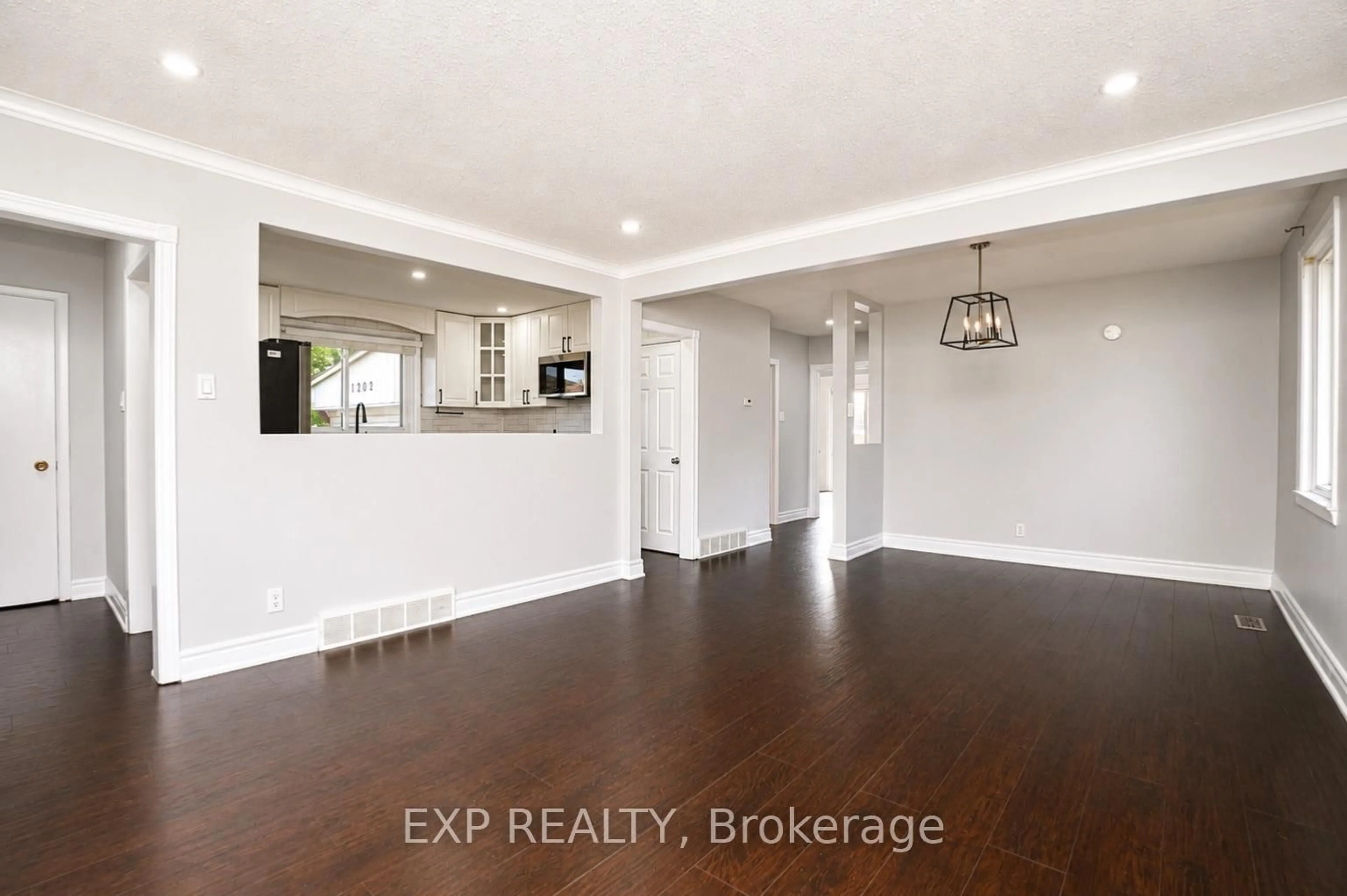 Unknown for 1202 Sun Valley Crt, Oshawa Ontario L1J 3N2