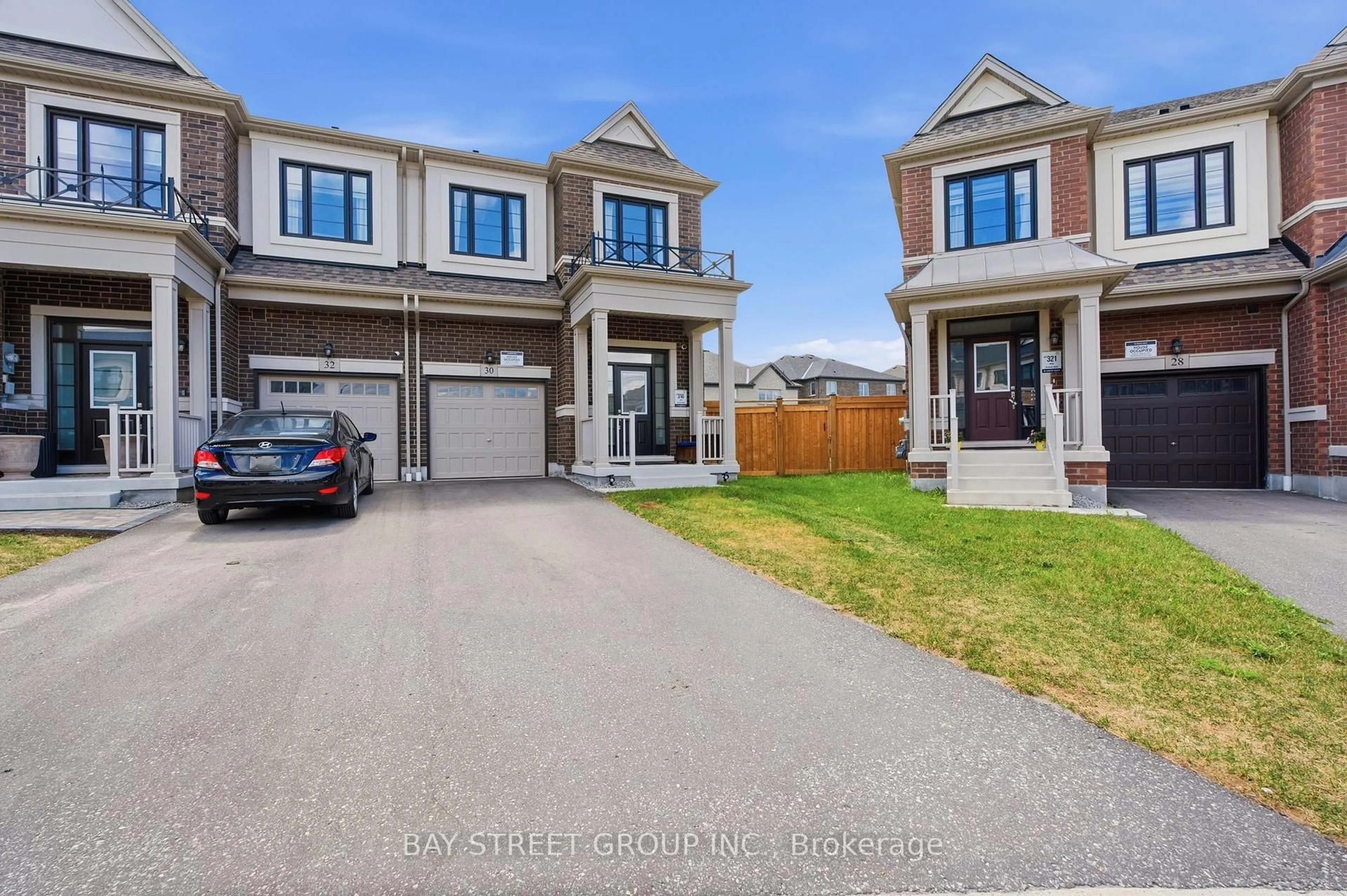 A pic from outside/outdoor area/front of a property/back of a property/a pic from drone, street for 30 Velvet Dr, Whitby Ontario L1P 0P6