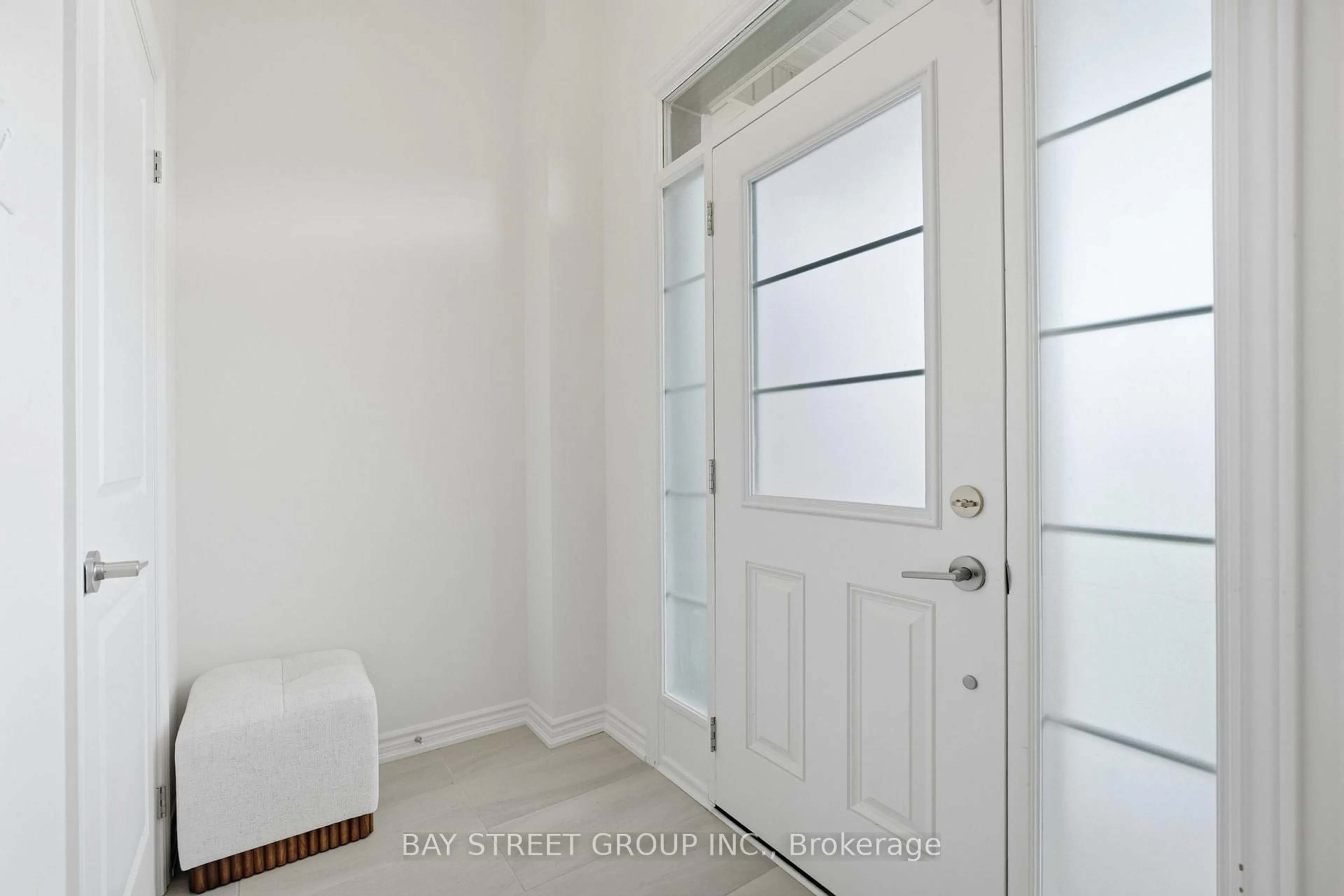 Indoor entryway for 30 Velvet Dr, Whitby Ontario L1P 0P6