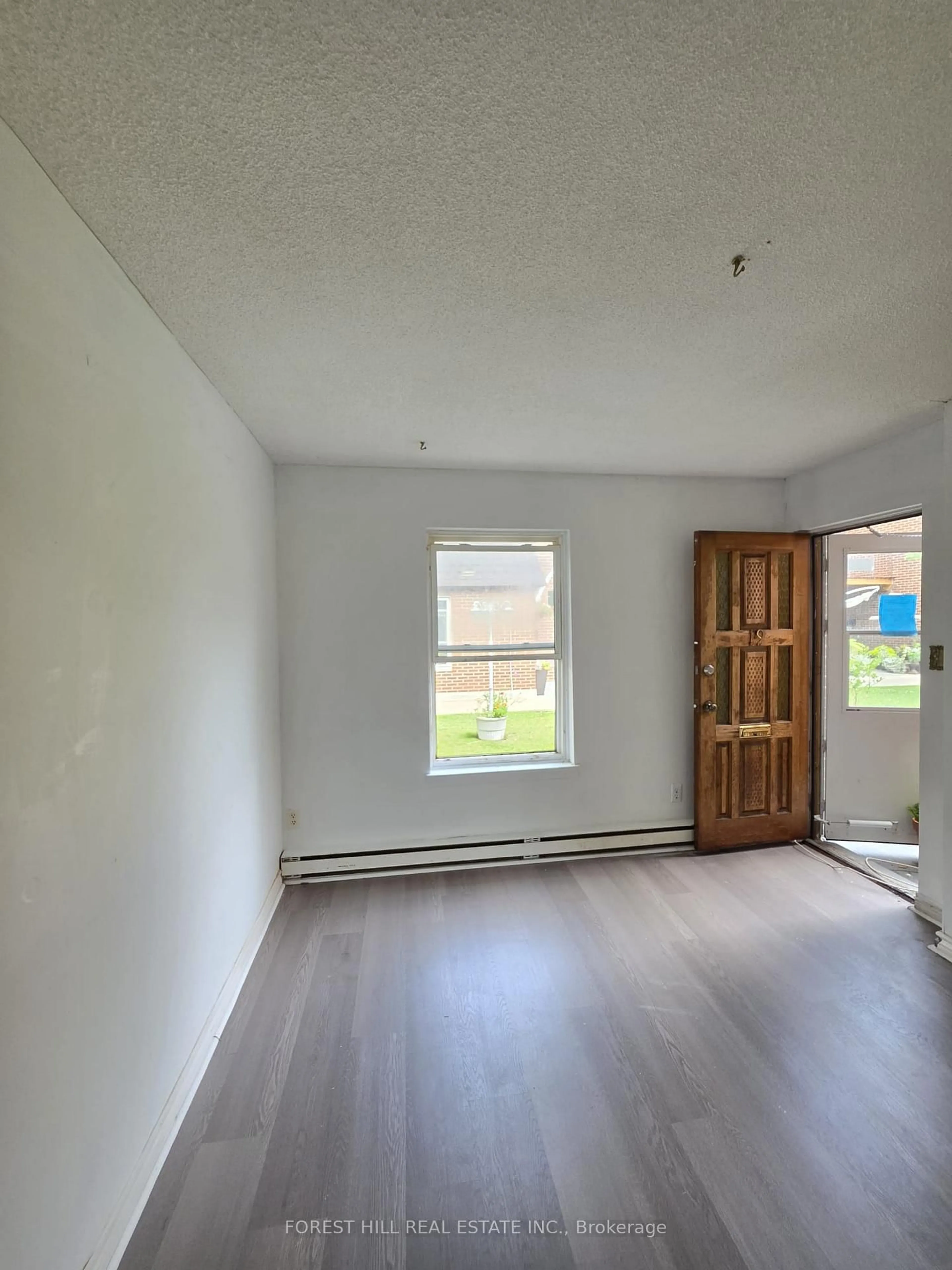 A pic of a room for 50 Coleman Ave ##19, Toronto Ontario M4C 1P7