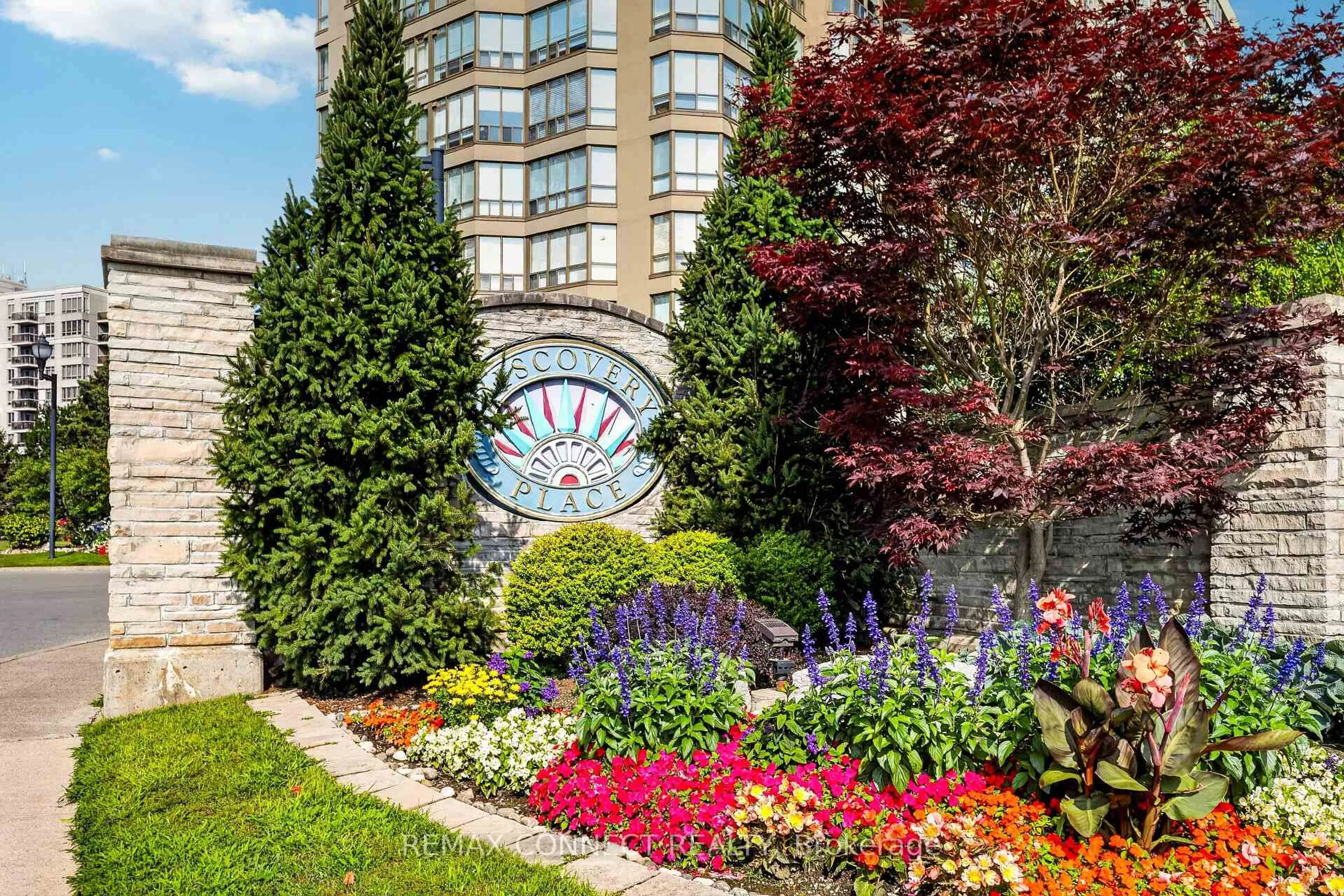Patio, unknown for 1890 Valley Farm Rd #1516, Pickering Ontario L1V 6B4