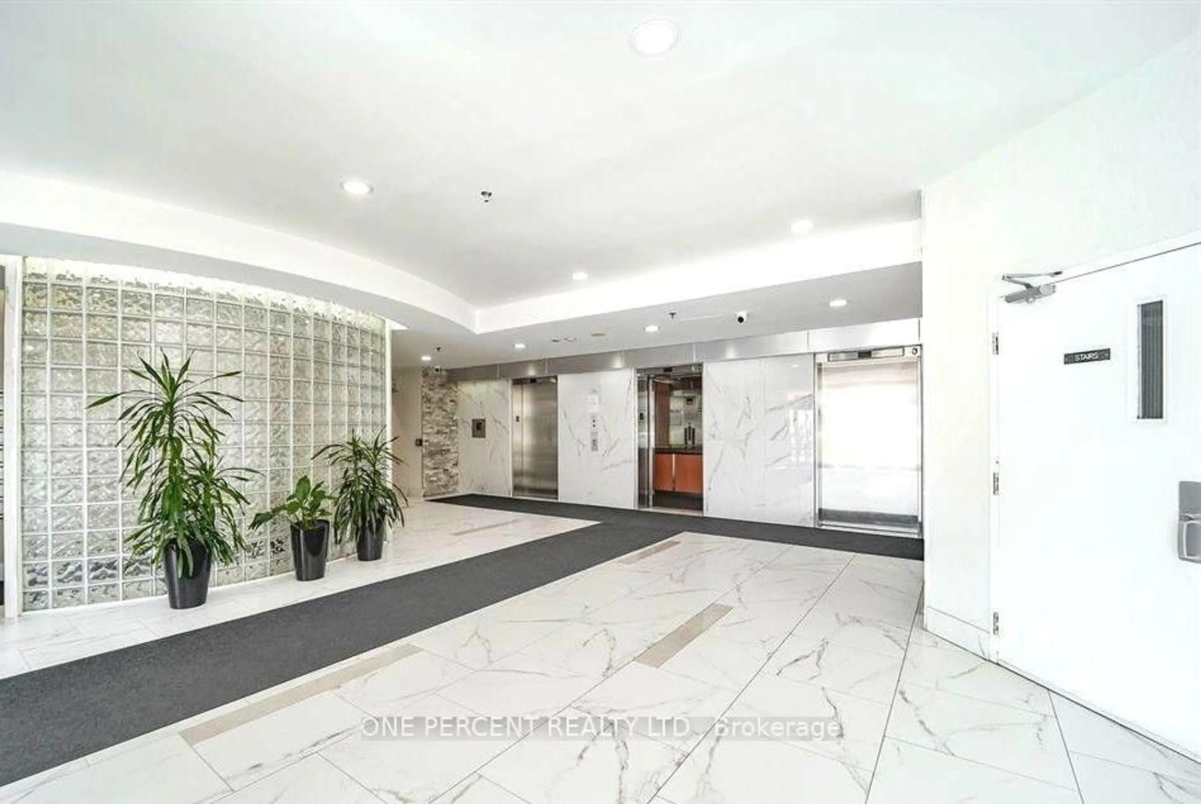 Lobby for 2550 Lawrence Ave #402, Toronto Ontario M1P 4Z3