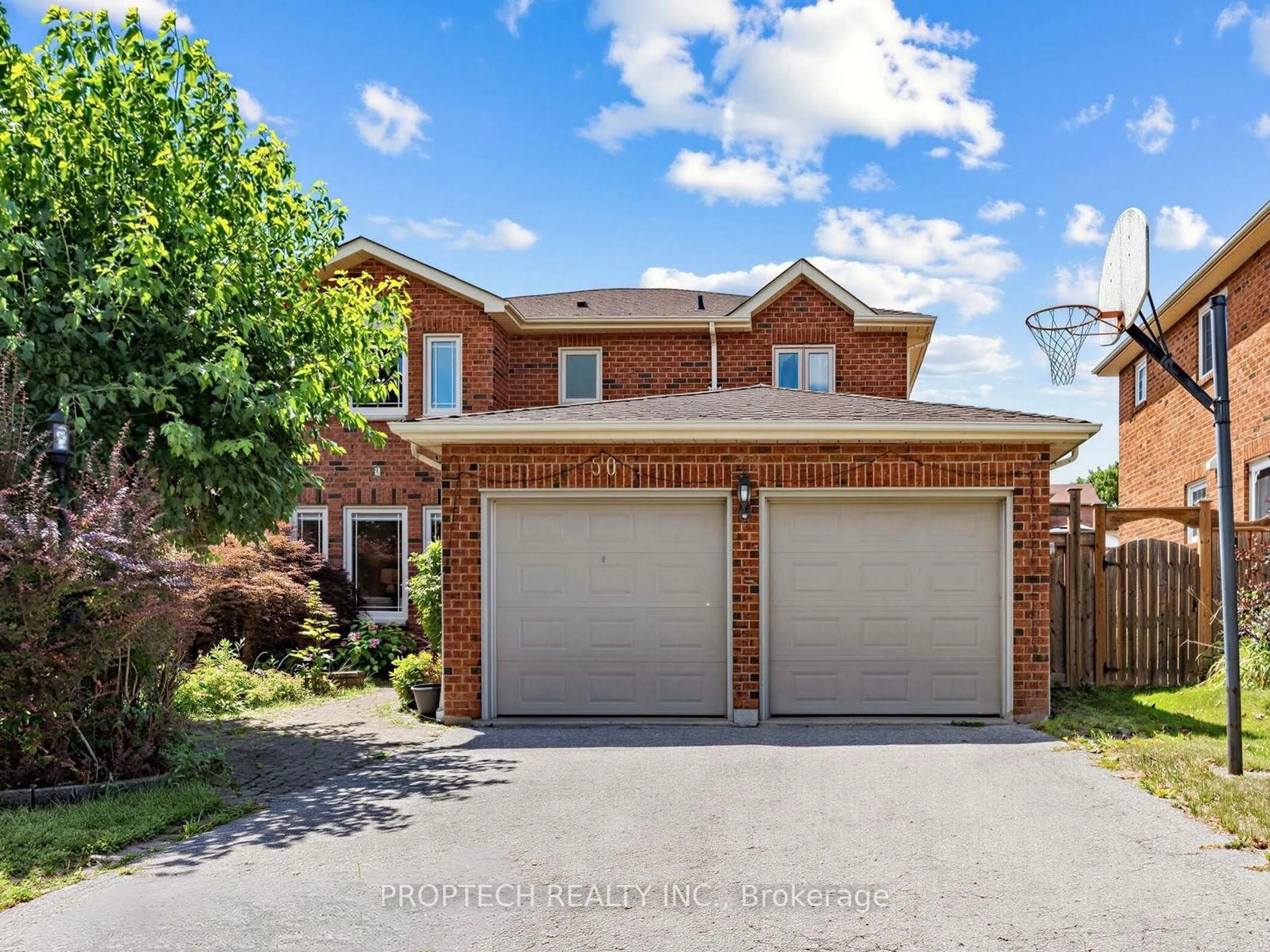 A pic from outside/outdoor area/front of a property/back of a property/a pic from drone, street for 50 Fallingbrook St, Whitby Ontario L1R 1L8