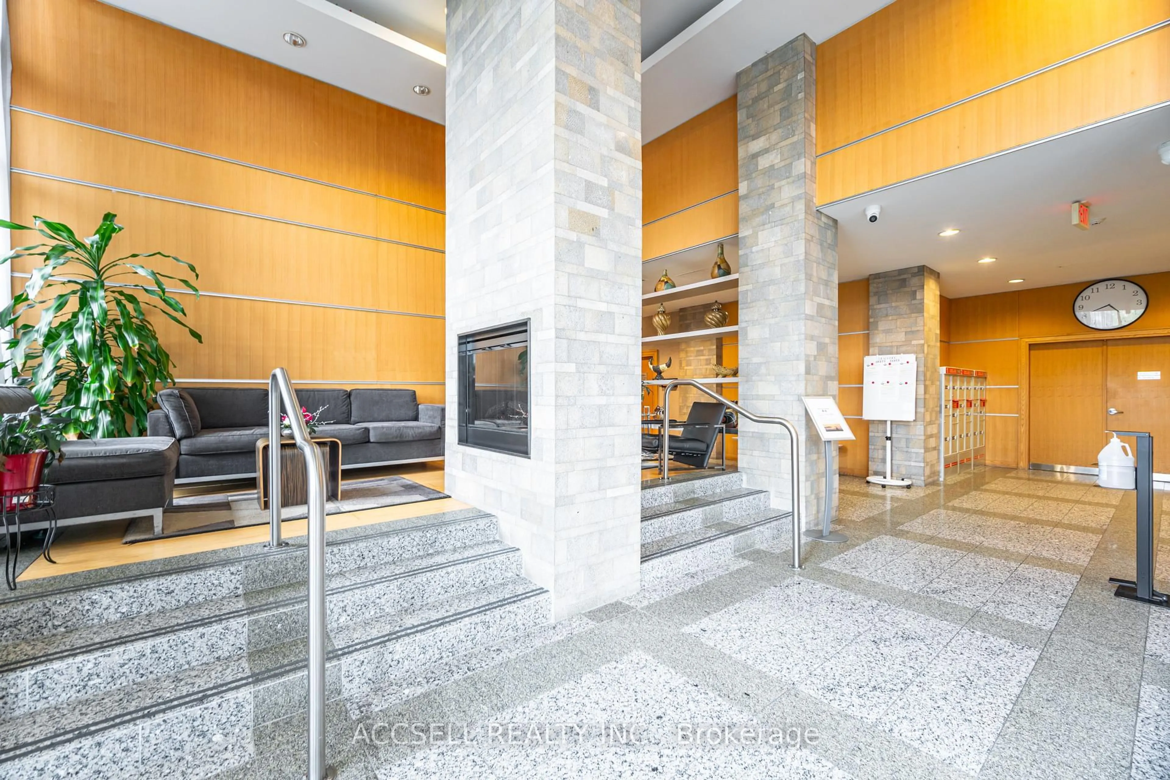 Lobby for 68 Grangeway Ave, Toronto Ontario M1H 0A1