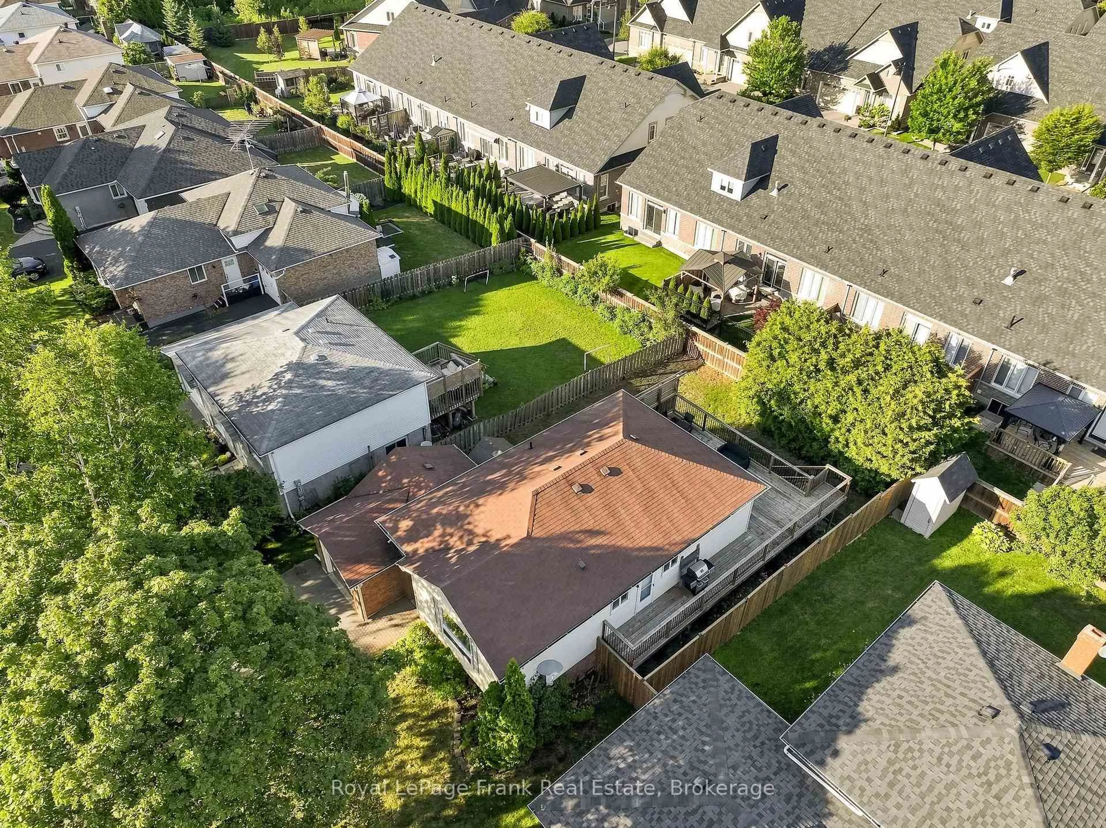 A pic from outside/outdoor area/front of a property/back of a property/a pic from drone, street for 59 Centerfield Dr, Clarington Ontario L1E 1K2
