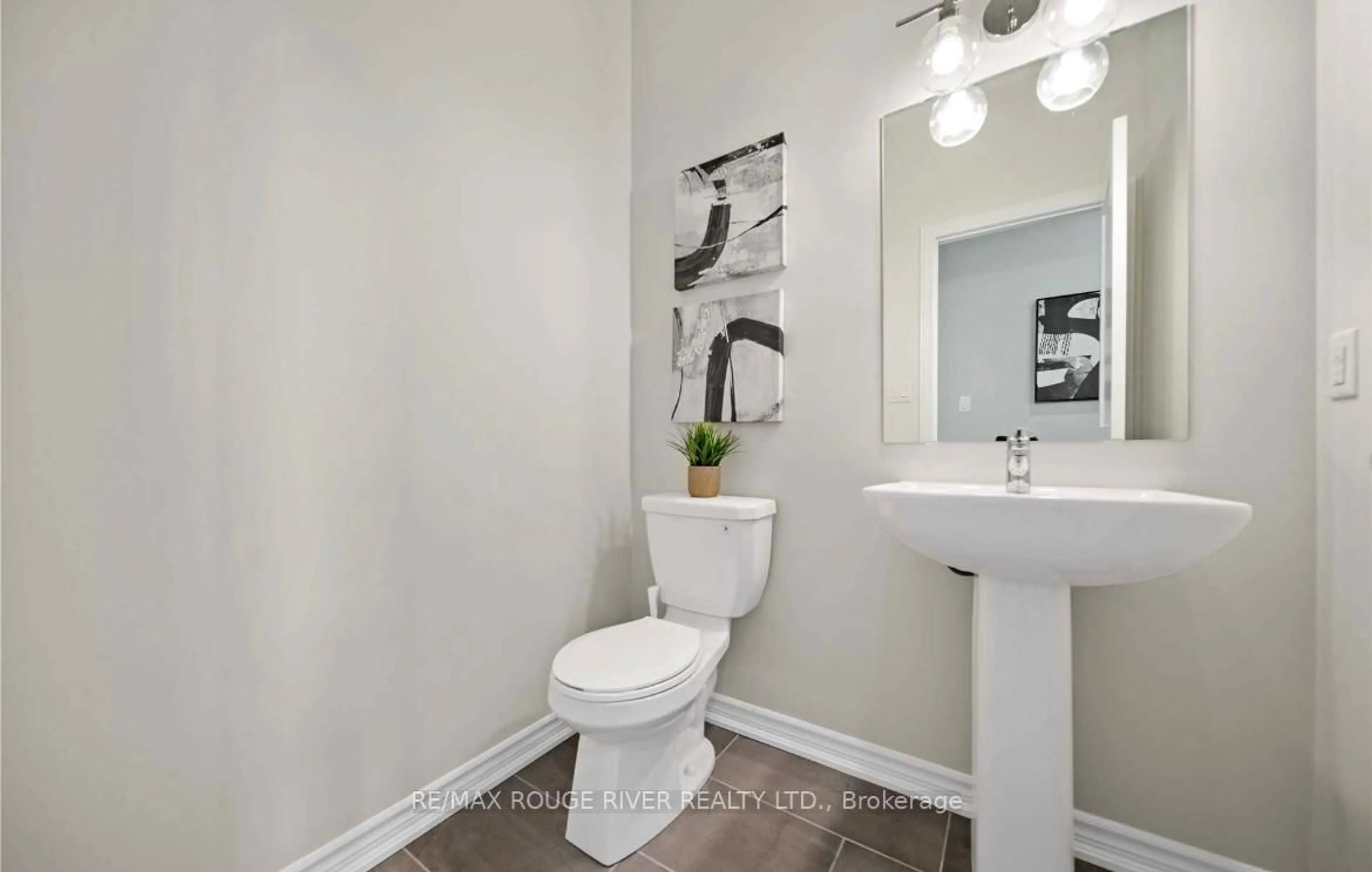 Standard bathroom, unknown for 27 Crombie St, Clarington Ontario L1C 4A1