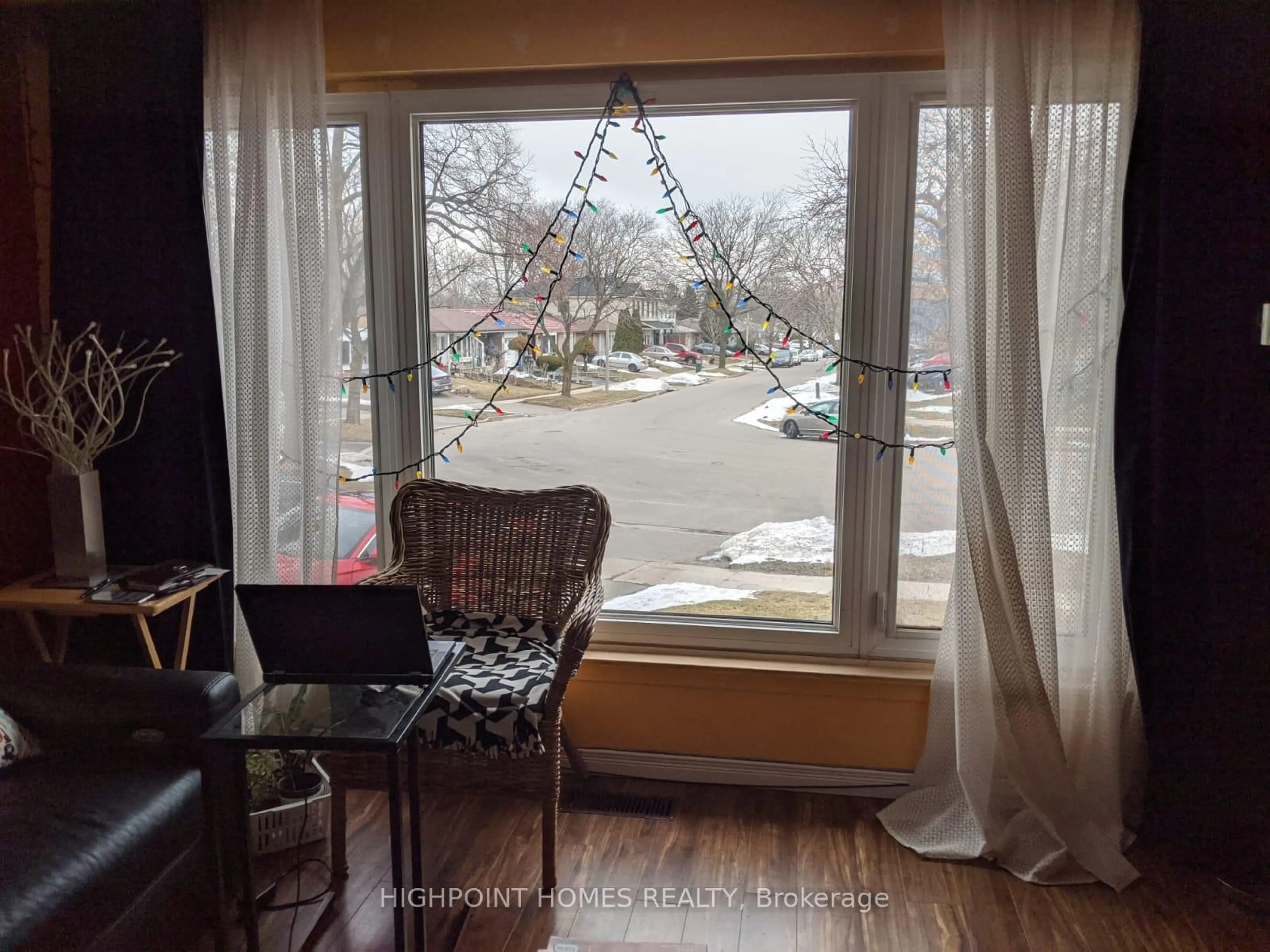 A pic of a room for 18 Edenmills Dr, Toronto Ontario M1E 4L2