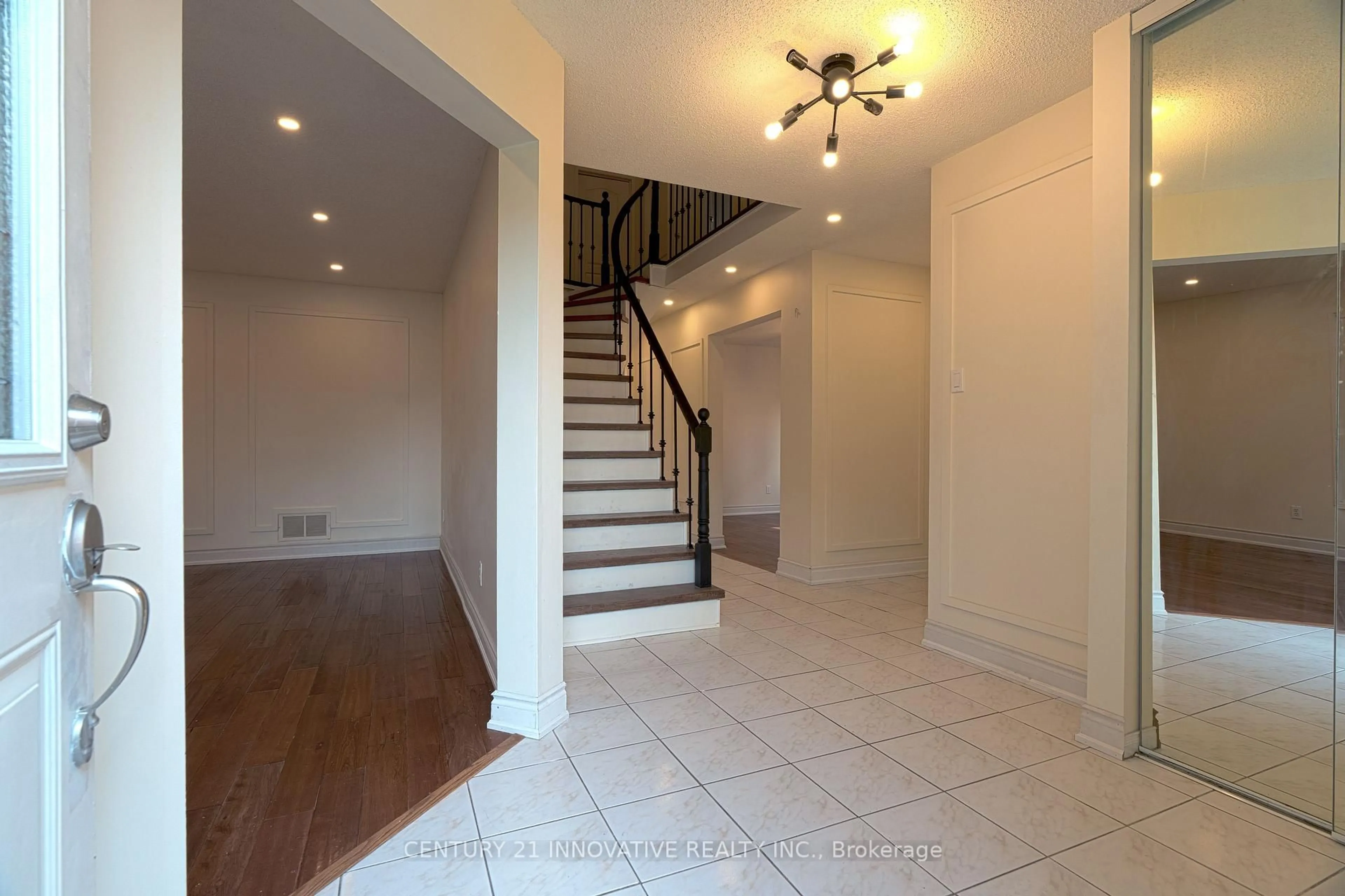 Unknown for 35 Magill Dr, Ajax Ontario L1T 3H7