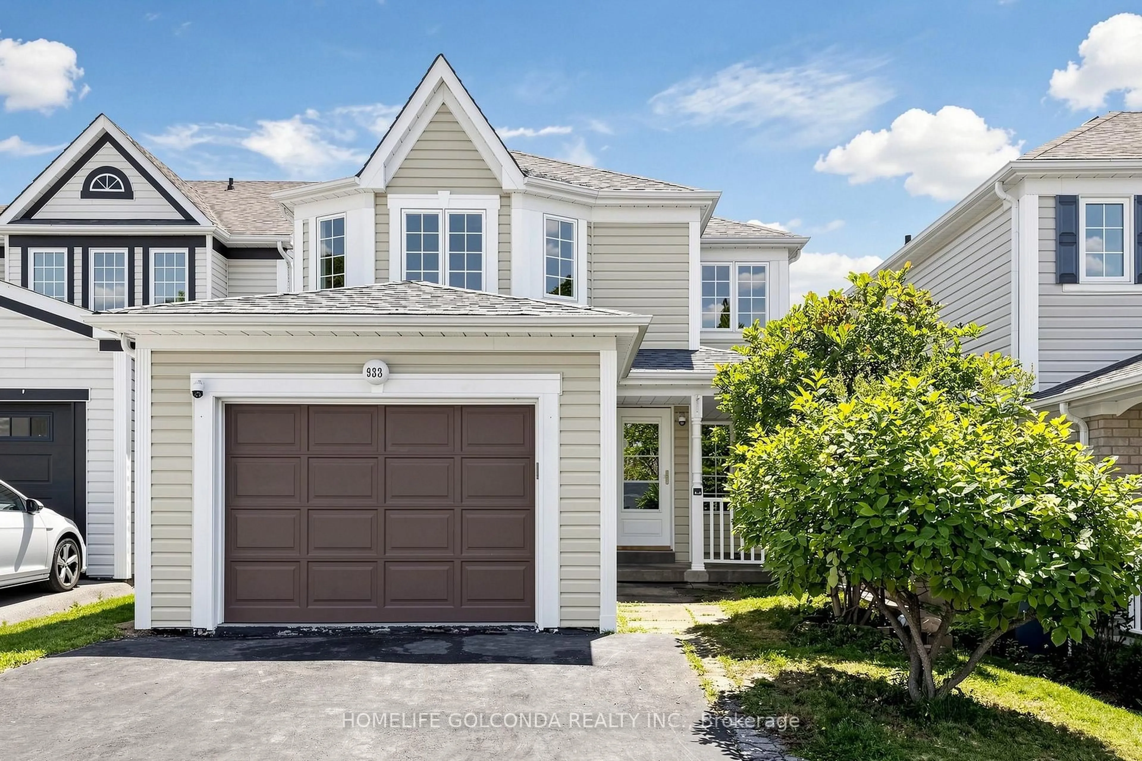 Home with vinyl exterior material, street for 933 Glenbourne Crt, Oshawa Ontario L1K 2P8