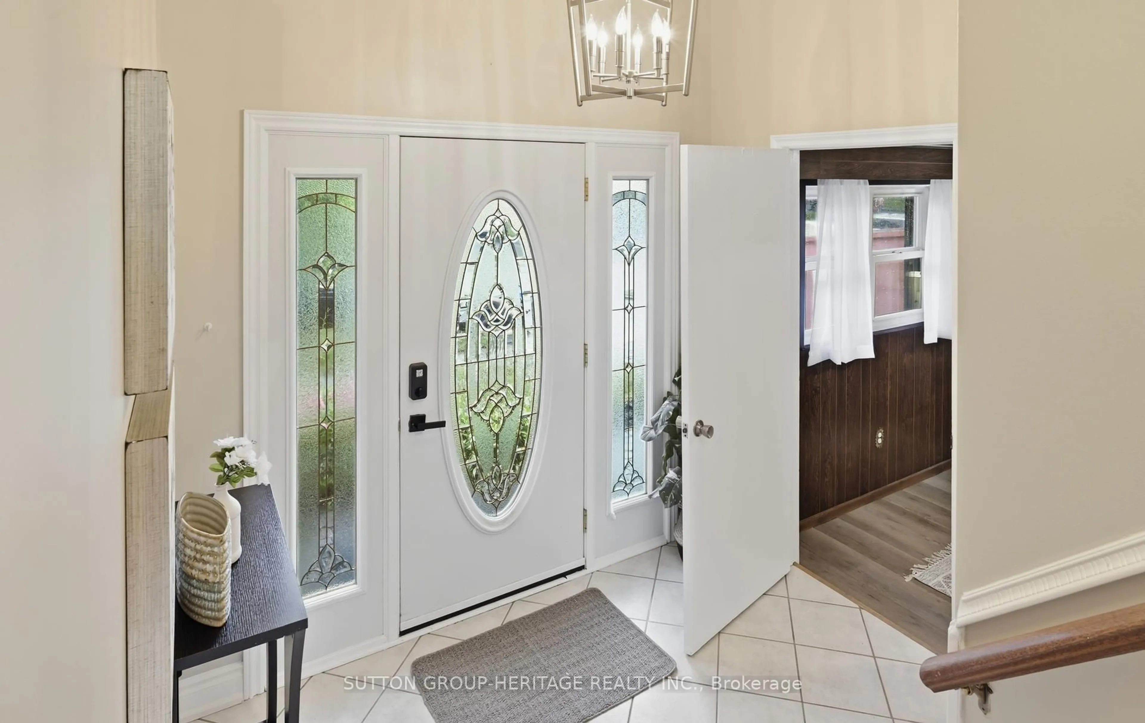 Indoor entryway for 14 GREGORY Rd, Ajax Ontario L1S 3B4