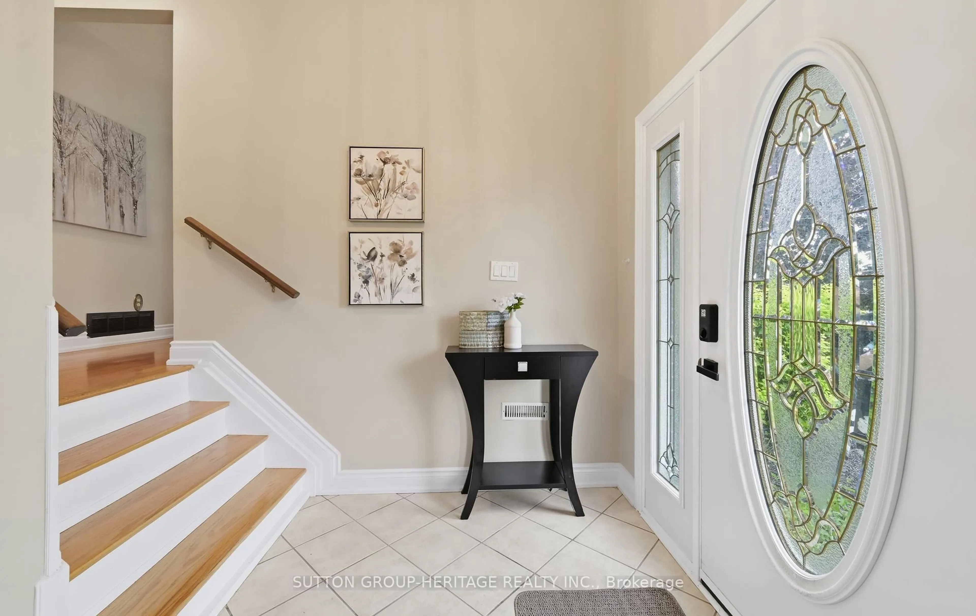 Indoor entryway for 14 GREGORY Rd, Ajax Ontario L1S 3B4
