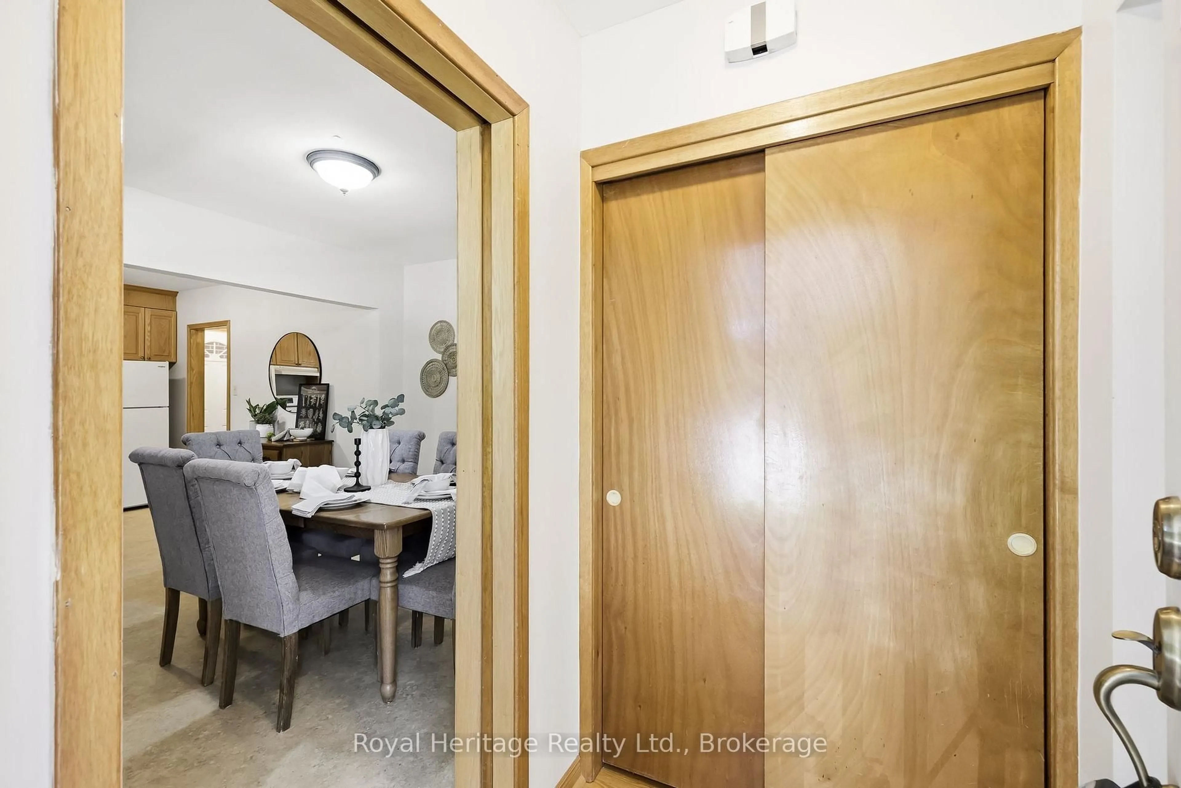 Unknown for 12 Simcoe St, Whitby Ontario L1M 1B2