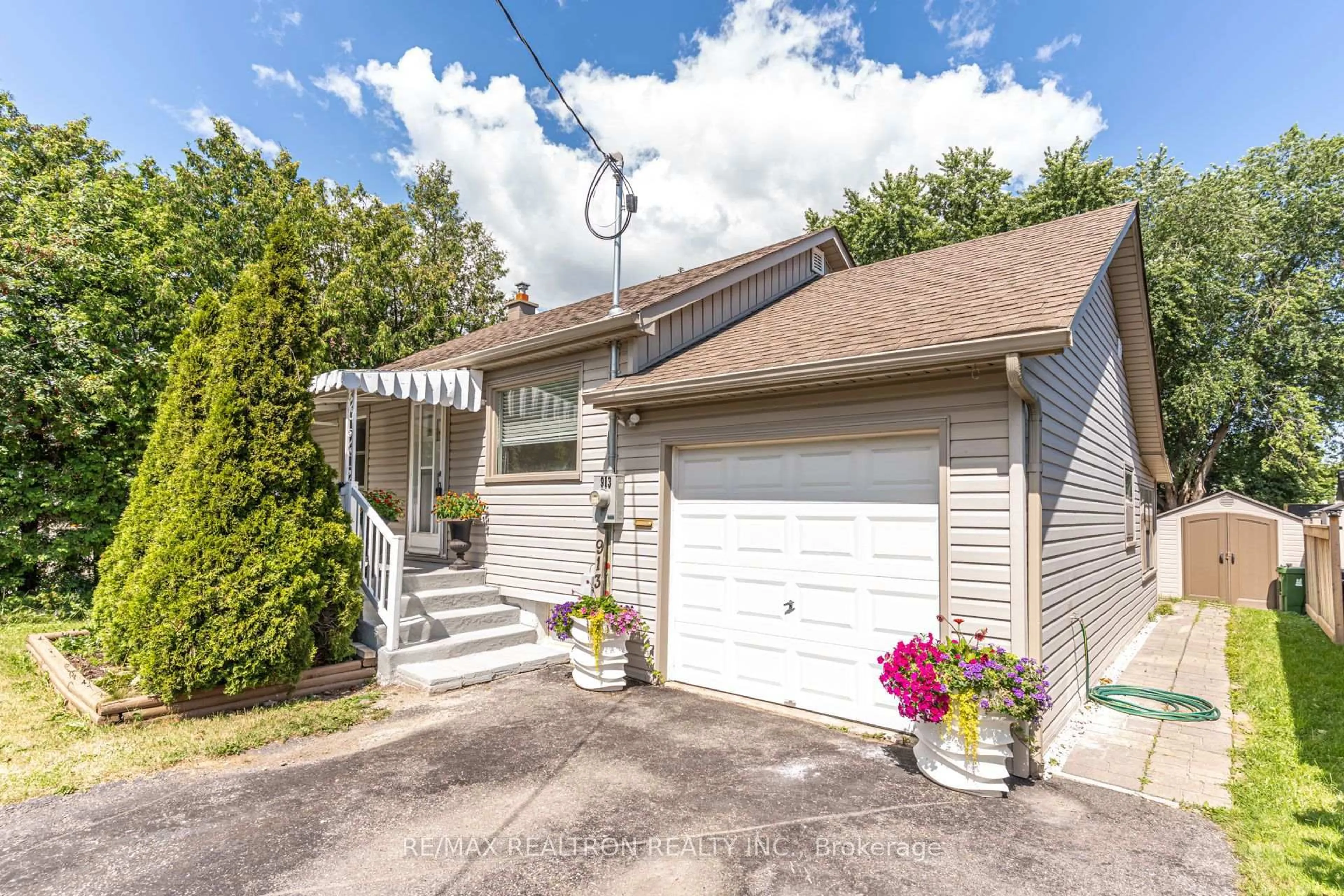 Unknown for 913 Pickering Beach Rd, Ajax Ontario L1S 1G3