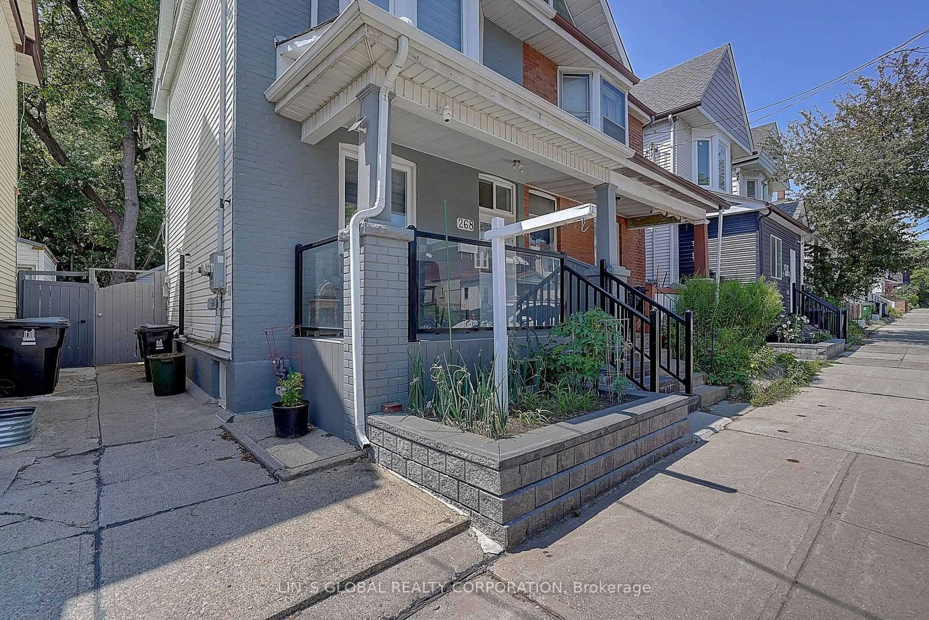 Unknown for 268 Jones Ave, Toronto Ontario M4M 3A6