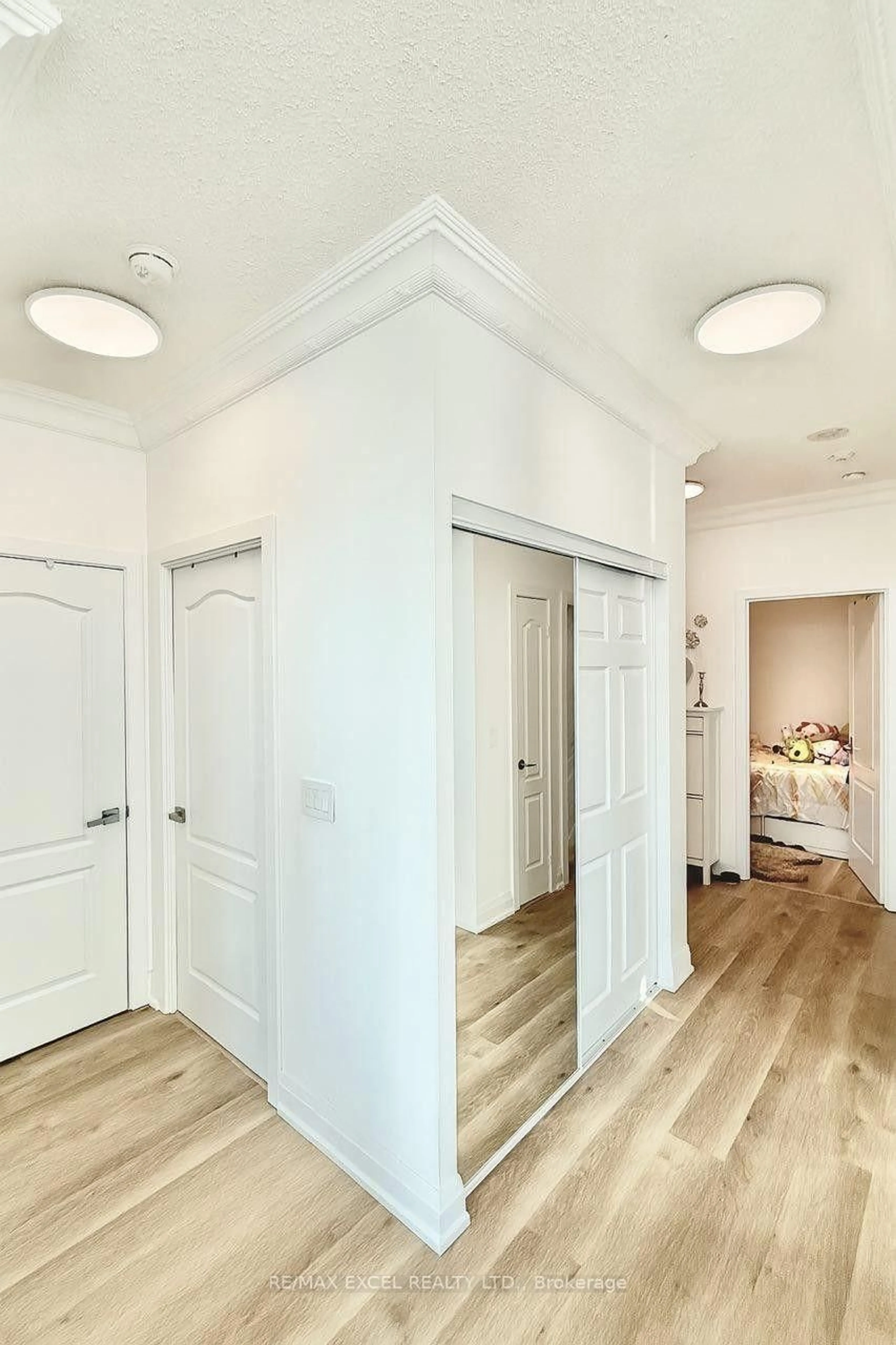 Indoor entryway for 60 Brian Harrison Way #Ph3703, Toronto Ontario M1P 5J5