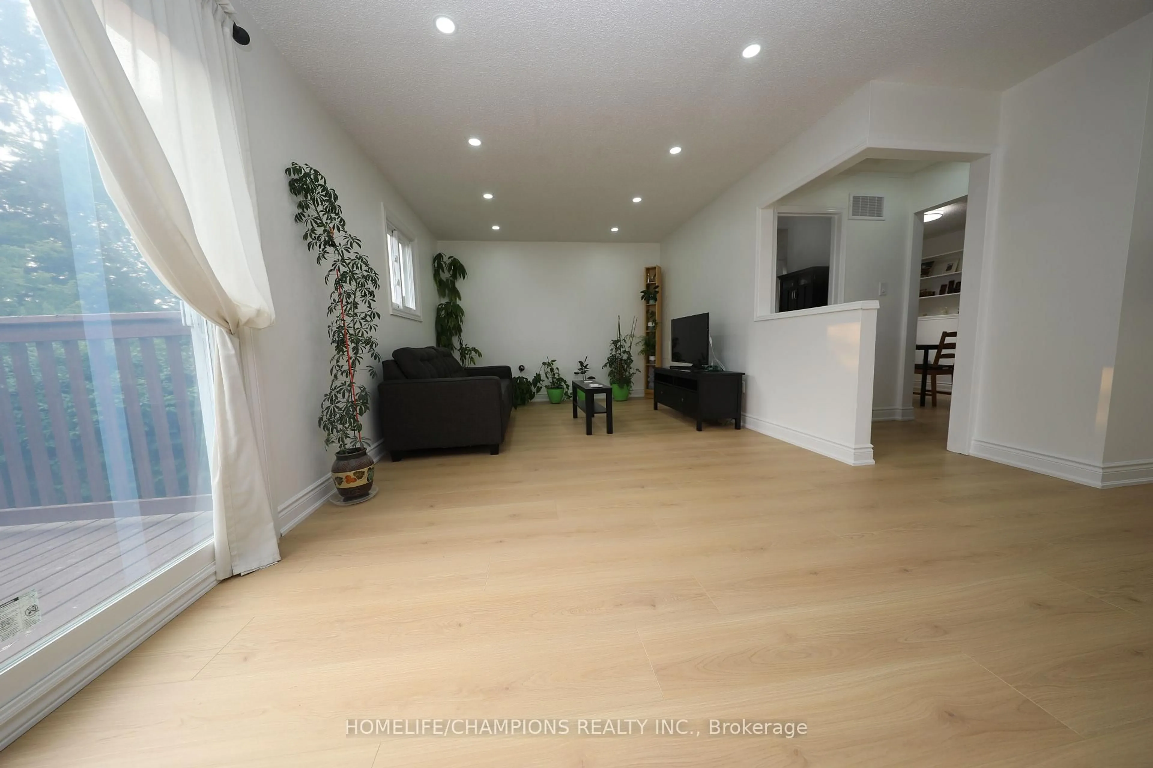 Unknown for 1428 Outlet Dr, Oshawa Ontario L1J 7Z5