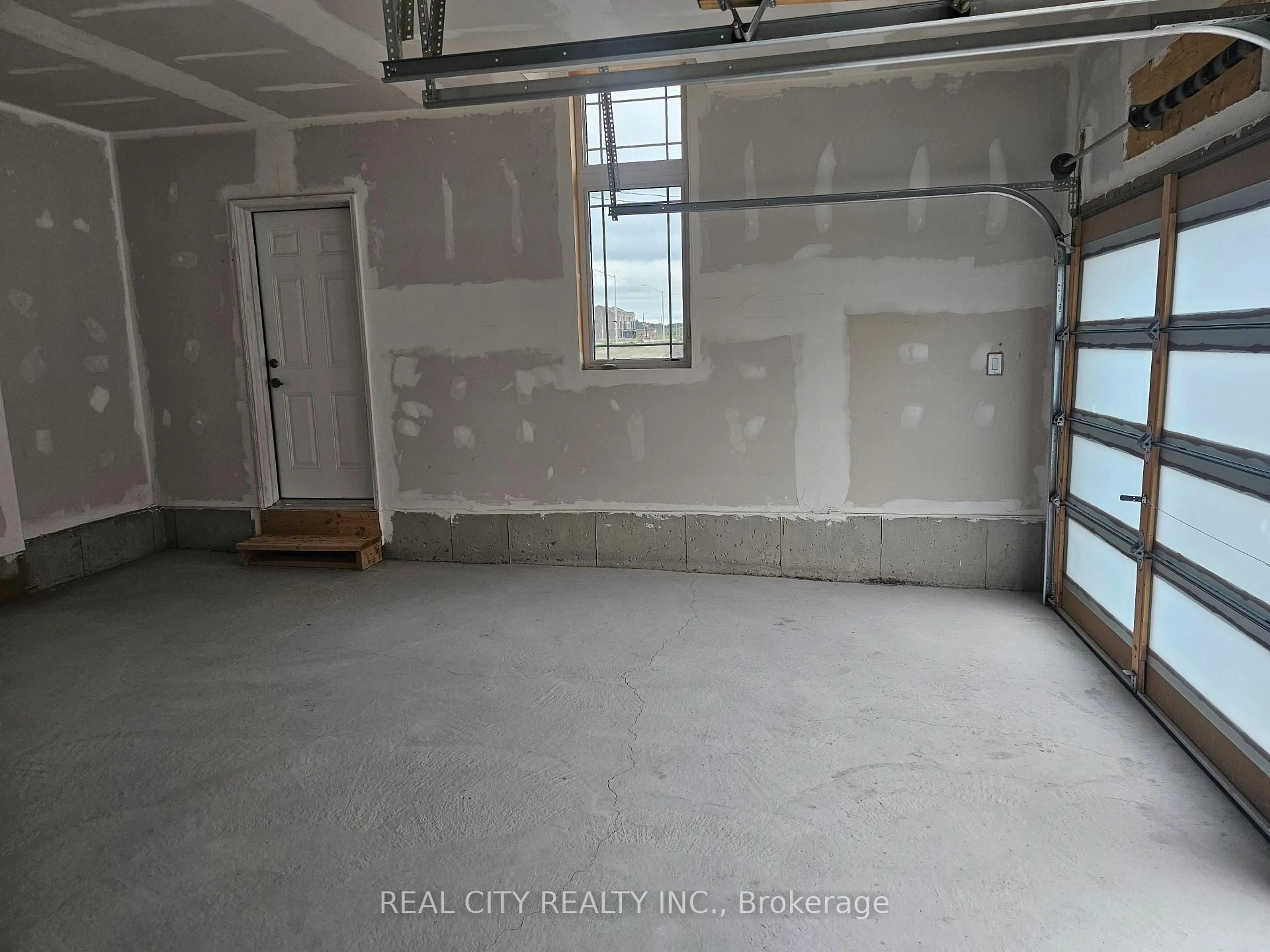 A pic of a room for 2873 Whites Rd, Pickering Ontario L0H 1J0