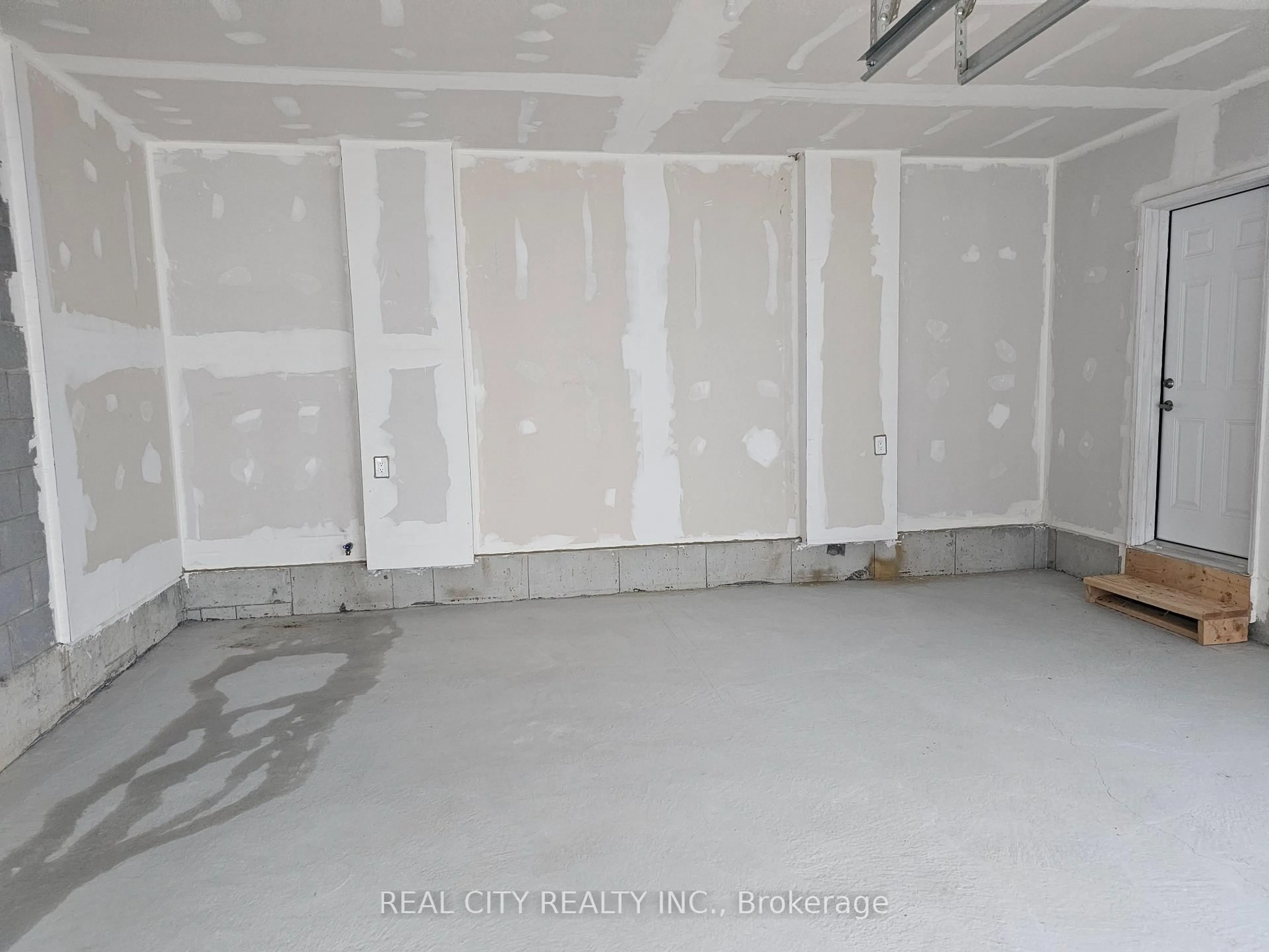 A pic of a room for 2873 Whites Rd, Pickering Ontario L0H 1J0