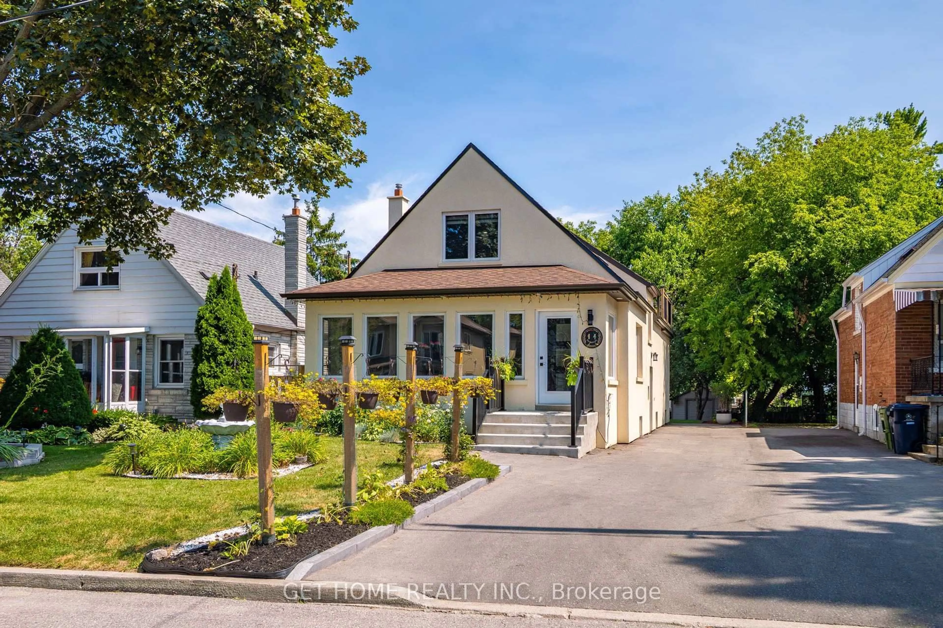 Home with brick exterior material, street for 11 Twin Pauls Cres, Toronto Ontario M1R 3Z6