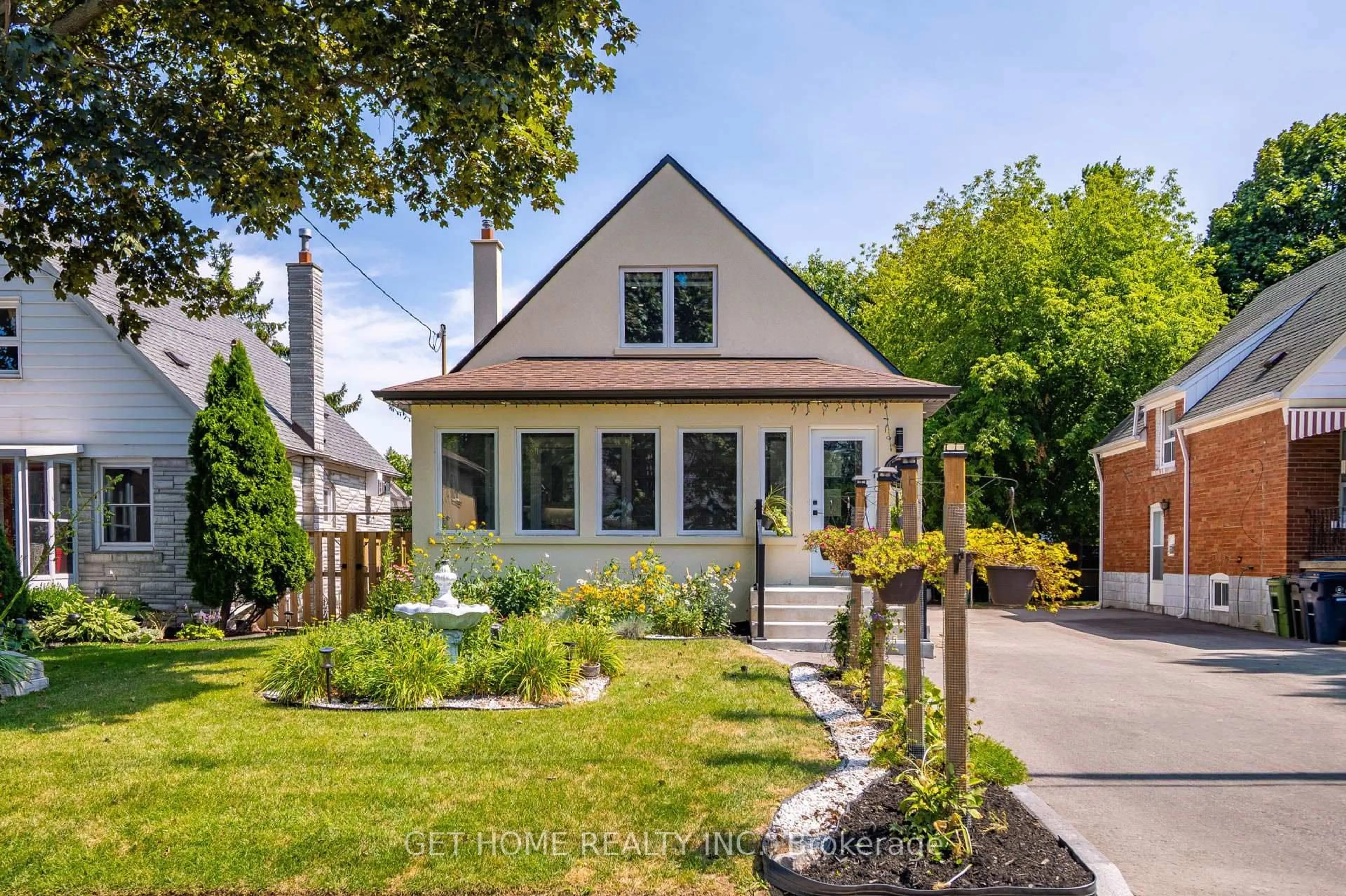 Home with brick exterior material, street for 11 Twin Pauls Cres, Toronto Ontario M1R 3Z6