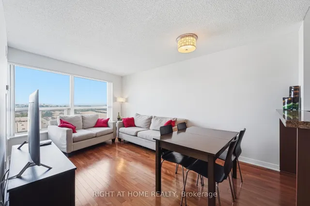 38 Lee Centre Dr #1612, Toronto 4