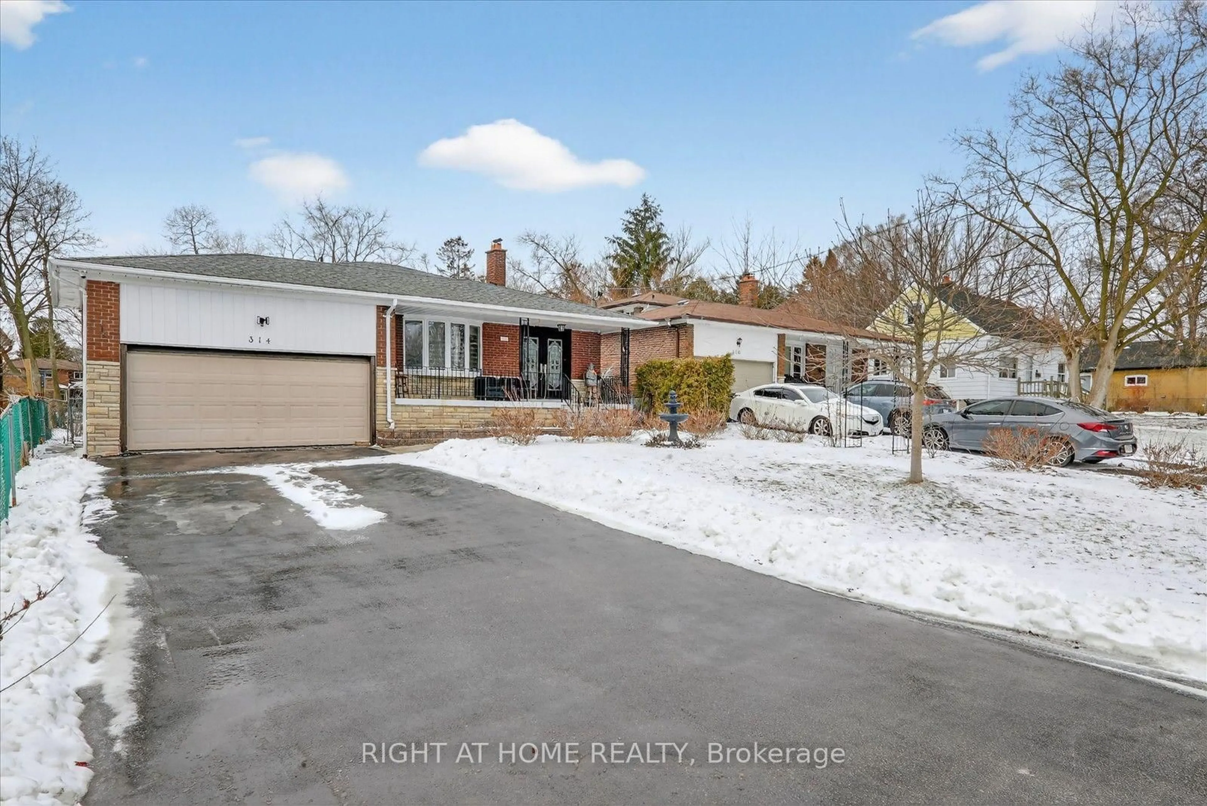 A pic from outside/outdoor area/front of a property/back of a property/a pic from drone, street for 314 Morrish Rd, Toronto Ontario M1C 1G1