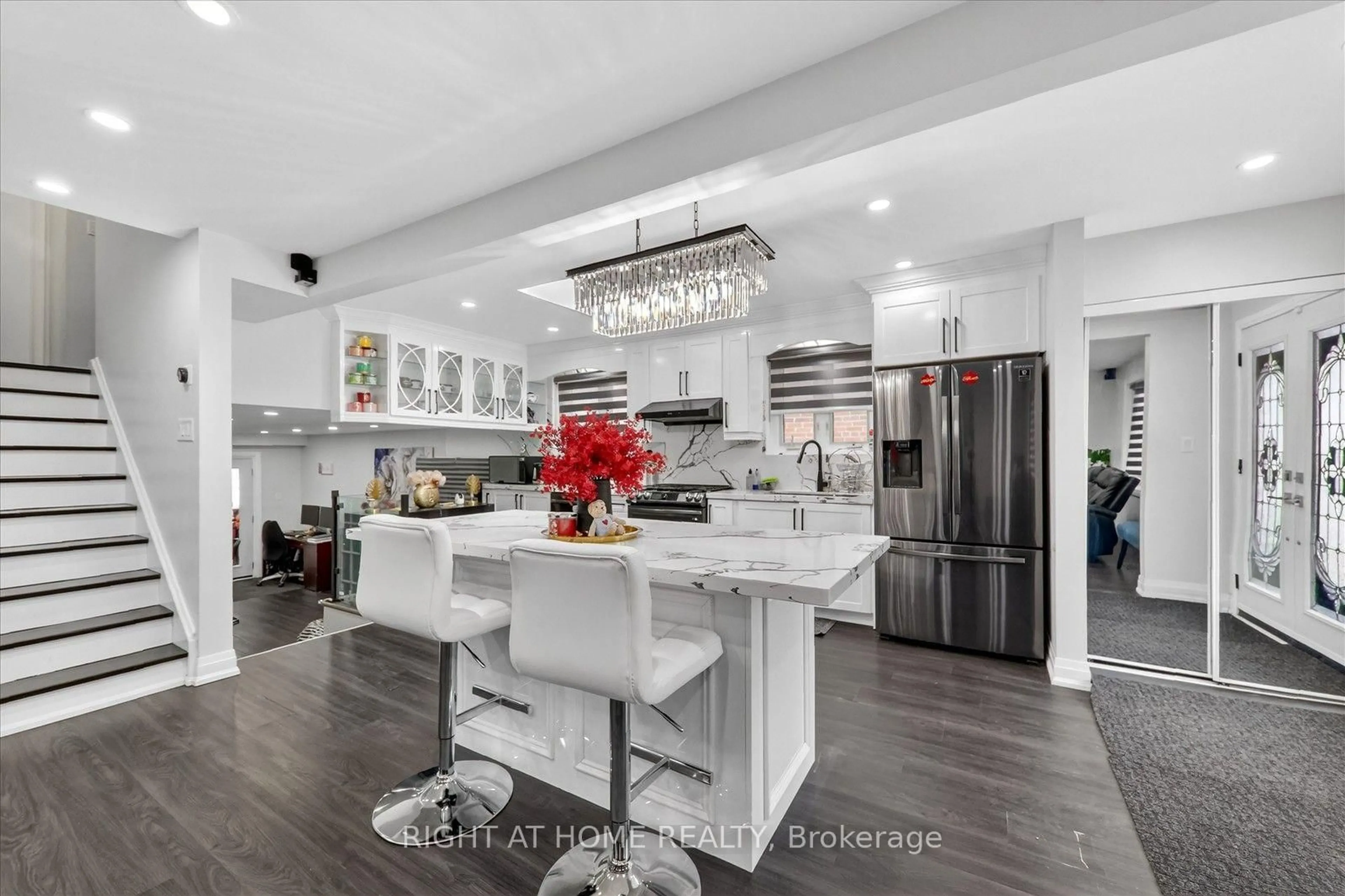 Open concept kitchen, ceramic/tile floor for 314 Morrish Rd, Toronto Ontario M1C 1G1