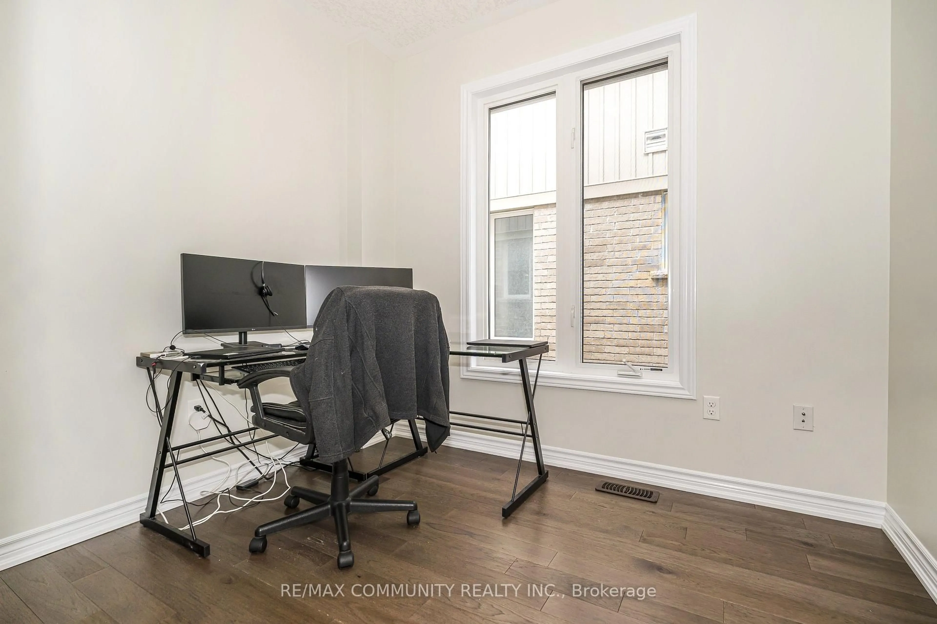 A pic of a room for 23 Holyrod Dr, Clarington Ontario L1E 0G8