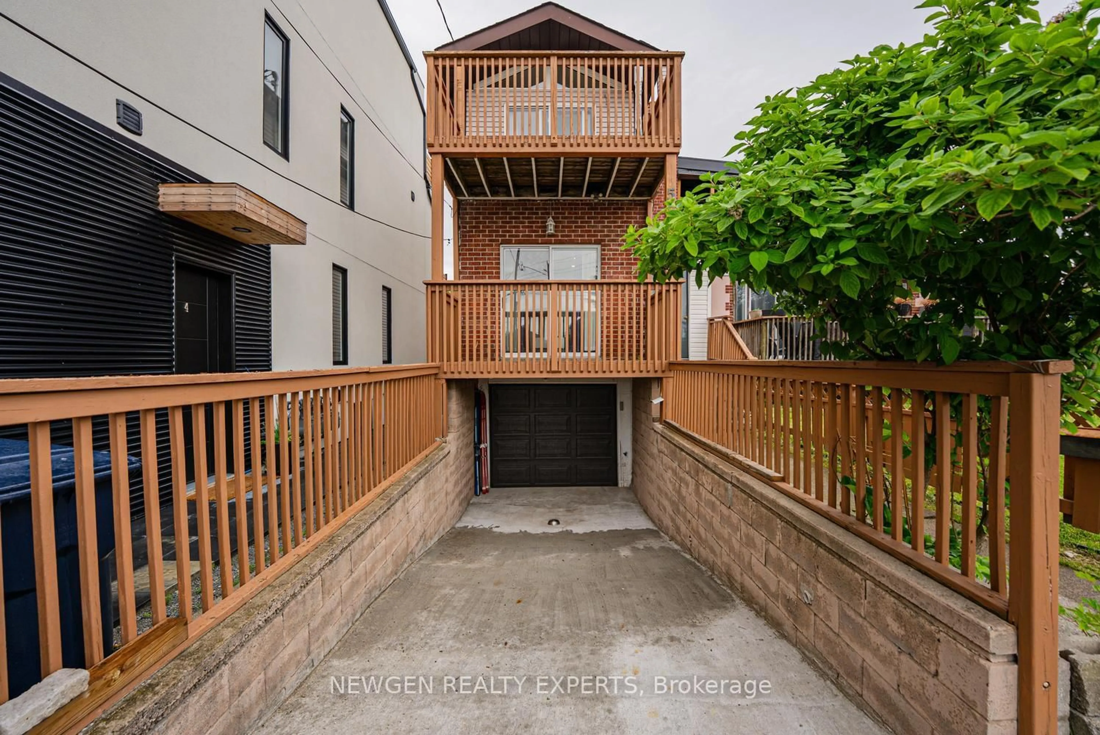 Patio, street for 592A Danforth Rd, Toronto Ontario M1K 1E6