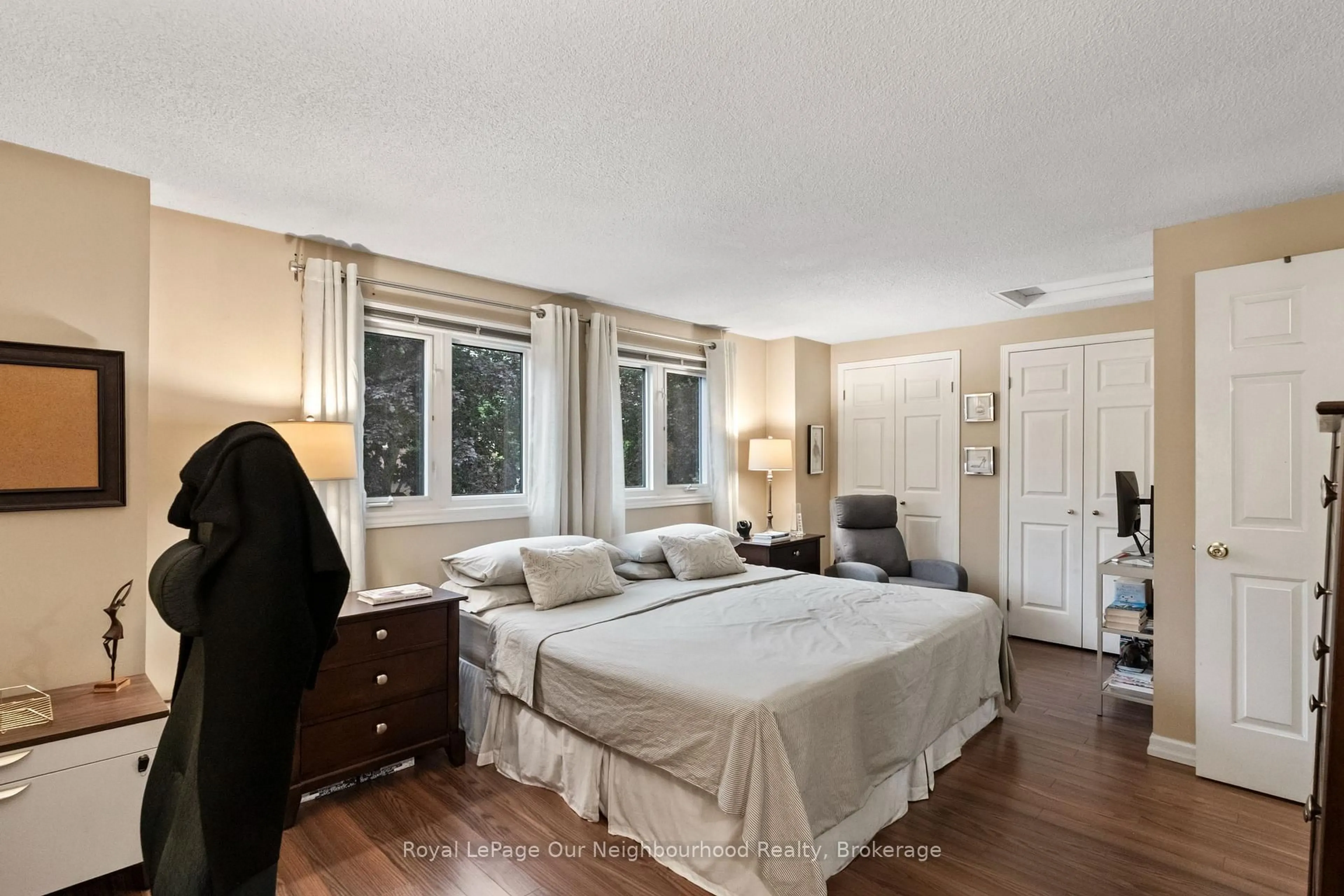 Bedroom with bed, unknown for 23 Woodward Dr, Whitby Ontario L1N 8X3
