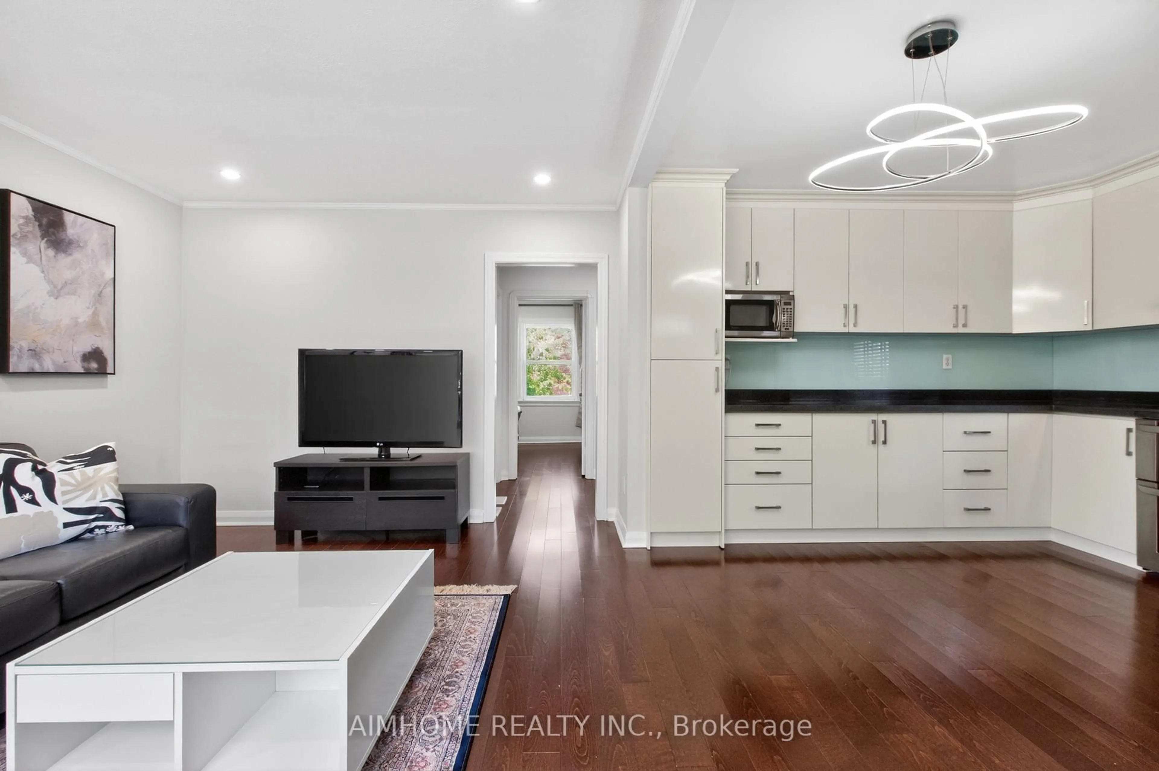 Open concept kitchen, unknown for 140 Meighen Ave, Toronto Ontario M4B 2H9