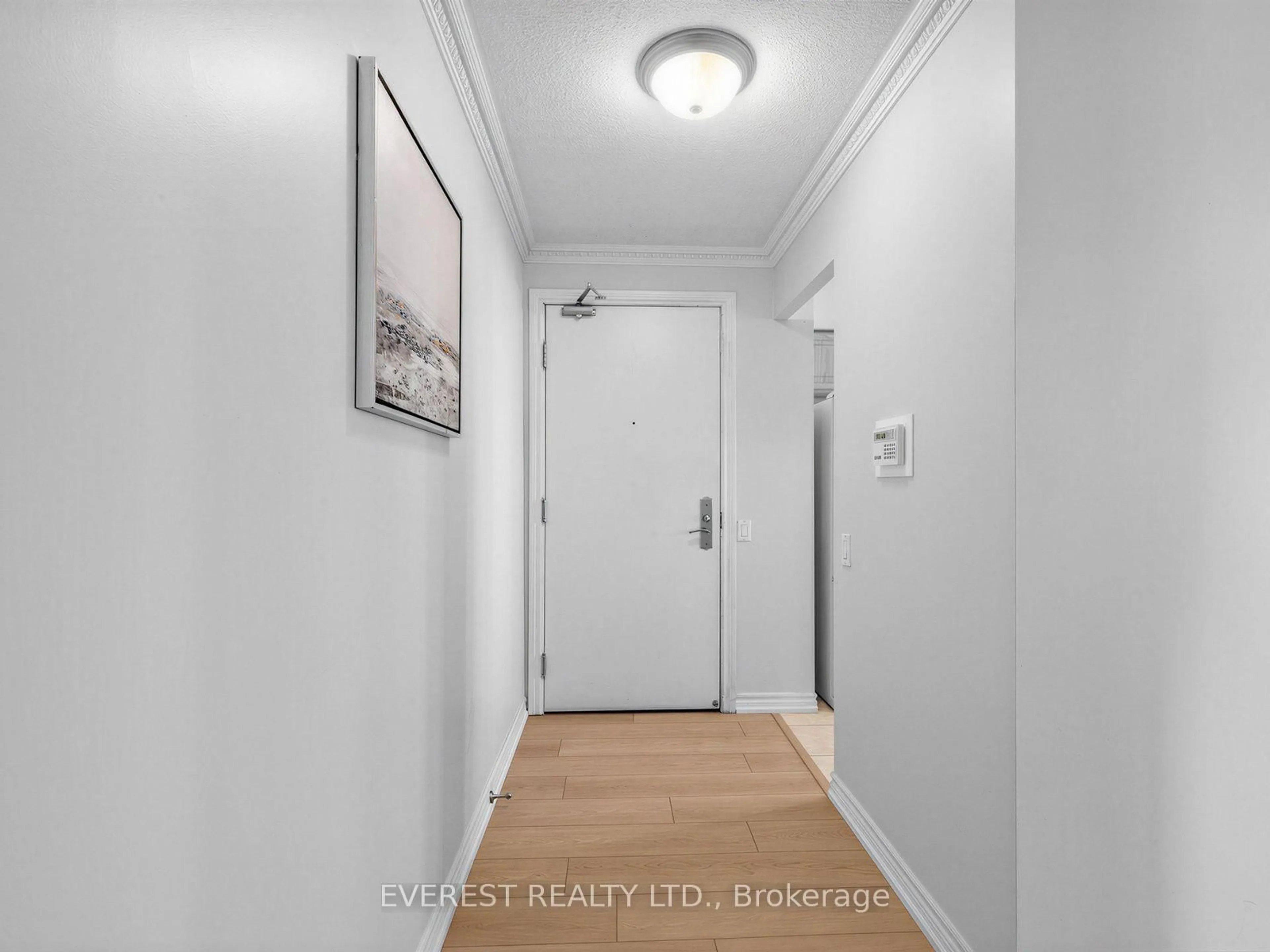 Indoor entryway for 61 Town Centre Crt #2103, Toronto Ontario M1P 5C5