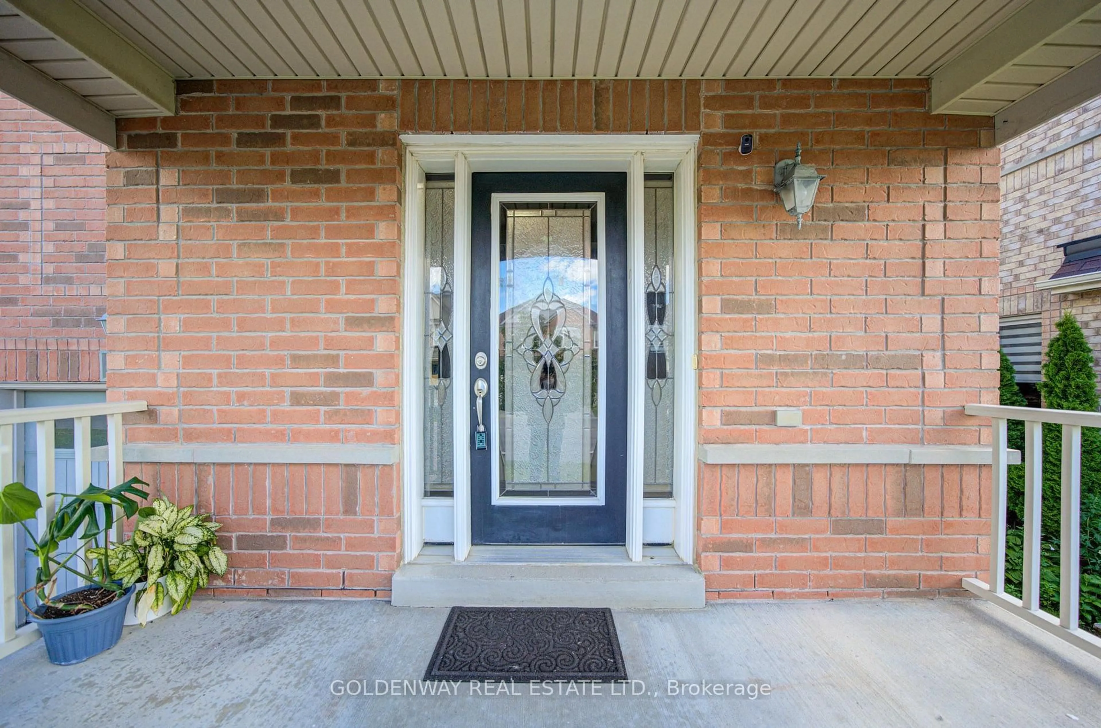 Indoor entryway for 1433 Rennie St, Oshawa Ontario L1K 0N8