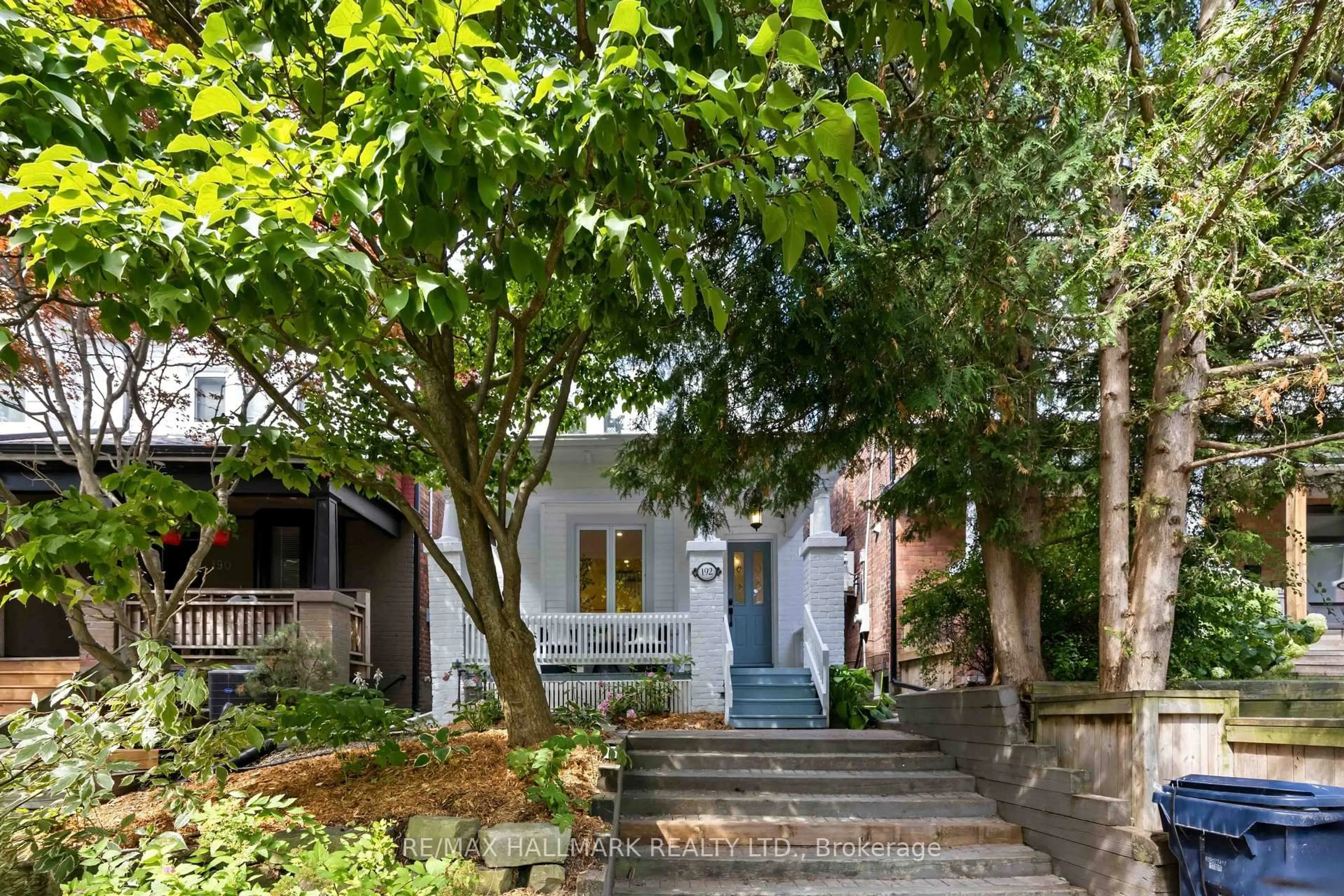 Patio, street for 192 Wineva Ave, Toronto Ontario M4E 2T4