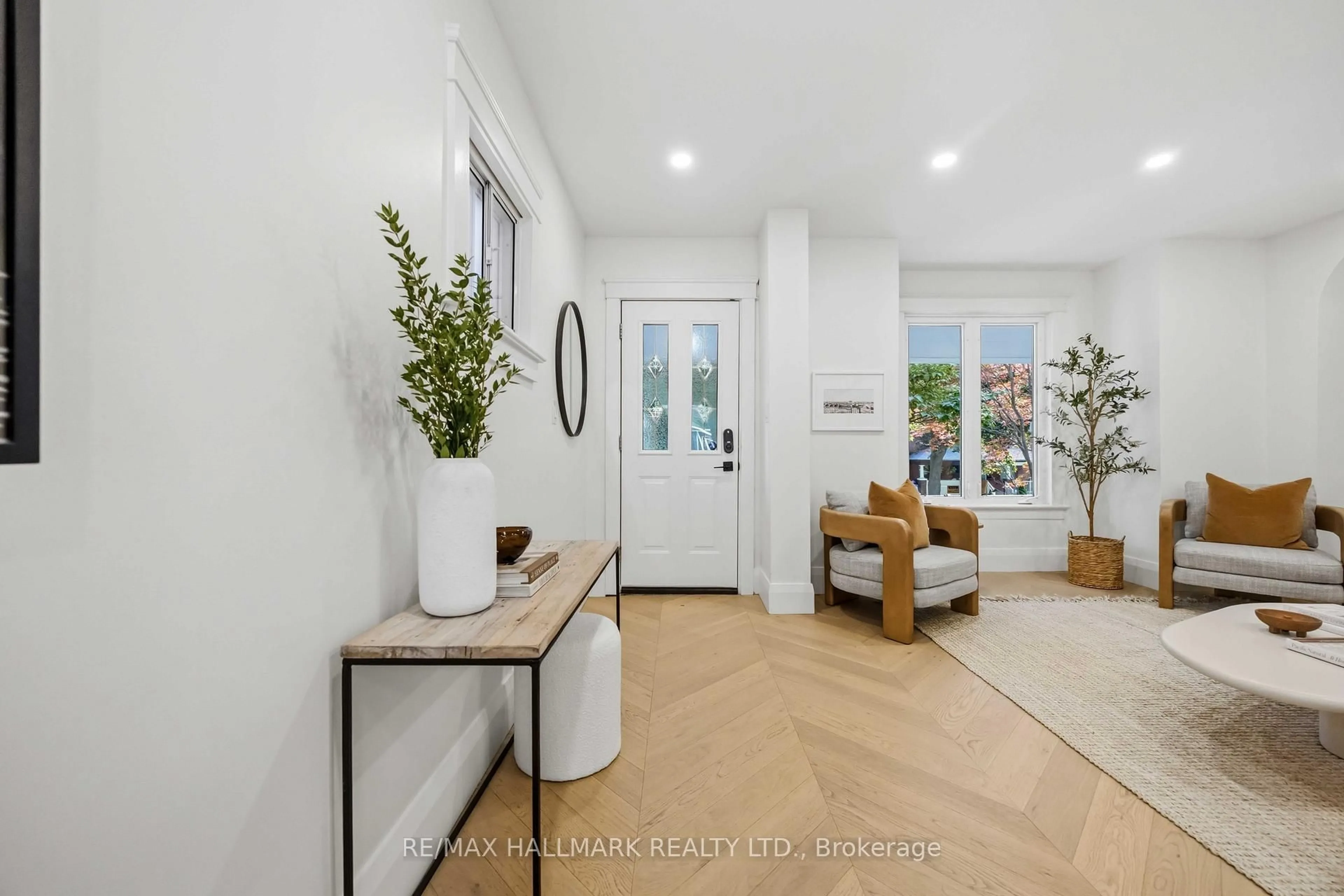 Indoor entryway for 192 Wineva Ave, Toronto Ontario M4E 2T4