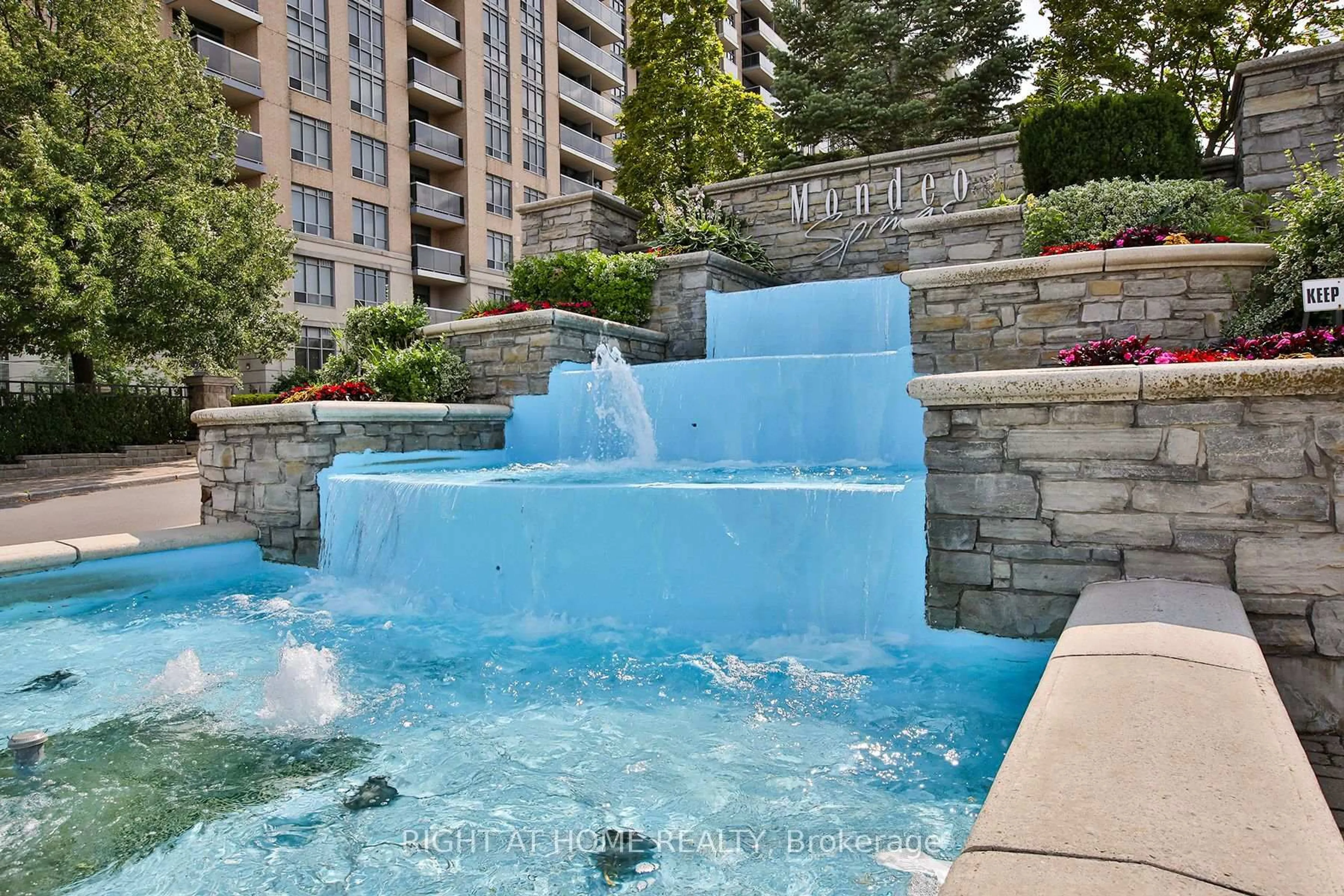 Pool for 18 Mondeo Dr #626, Toronto Ontario M1P 5C8