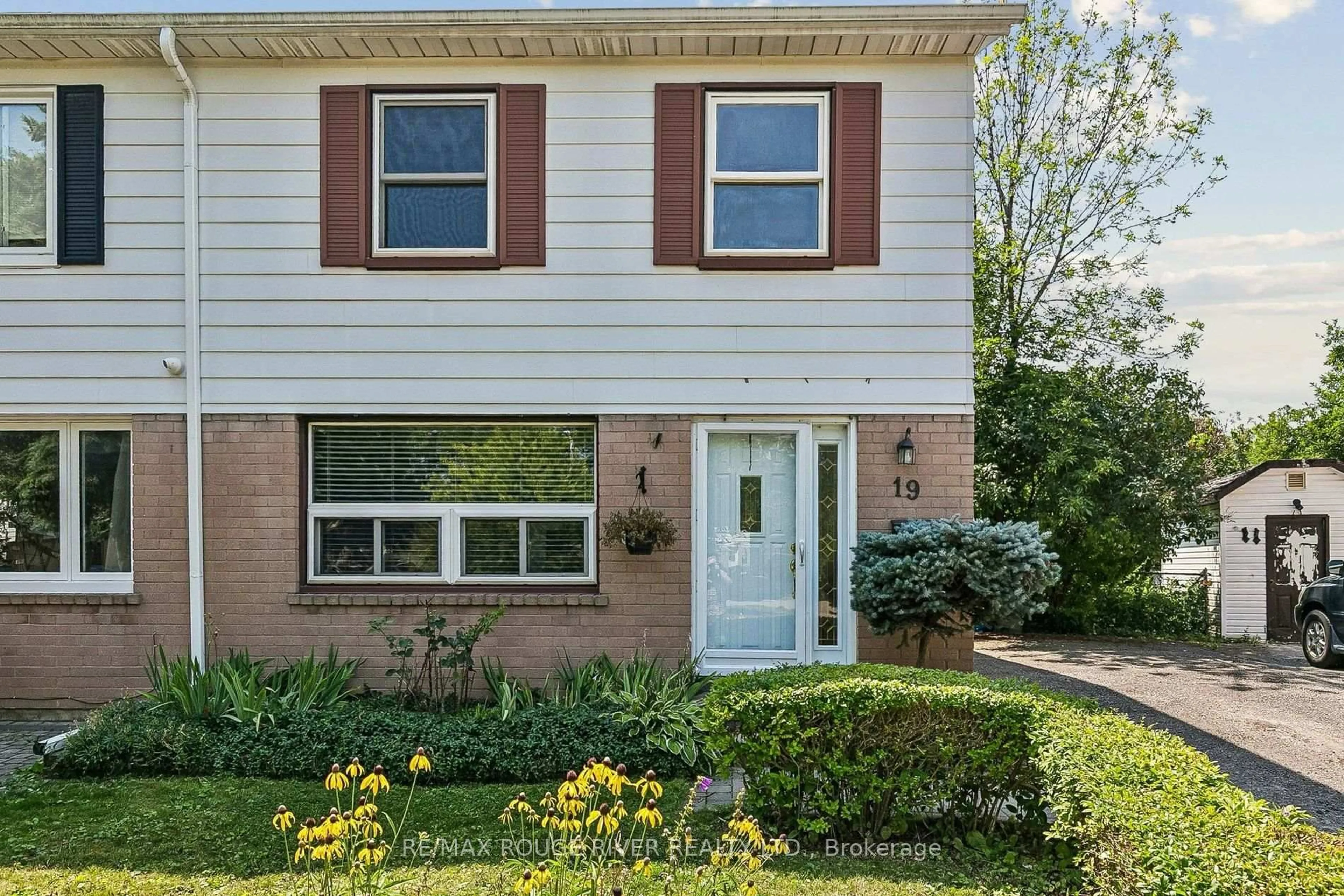 Home with brick exterior material, street for 19 TINBURY Pl, Toronto Ontario M1B 1J7